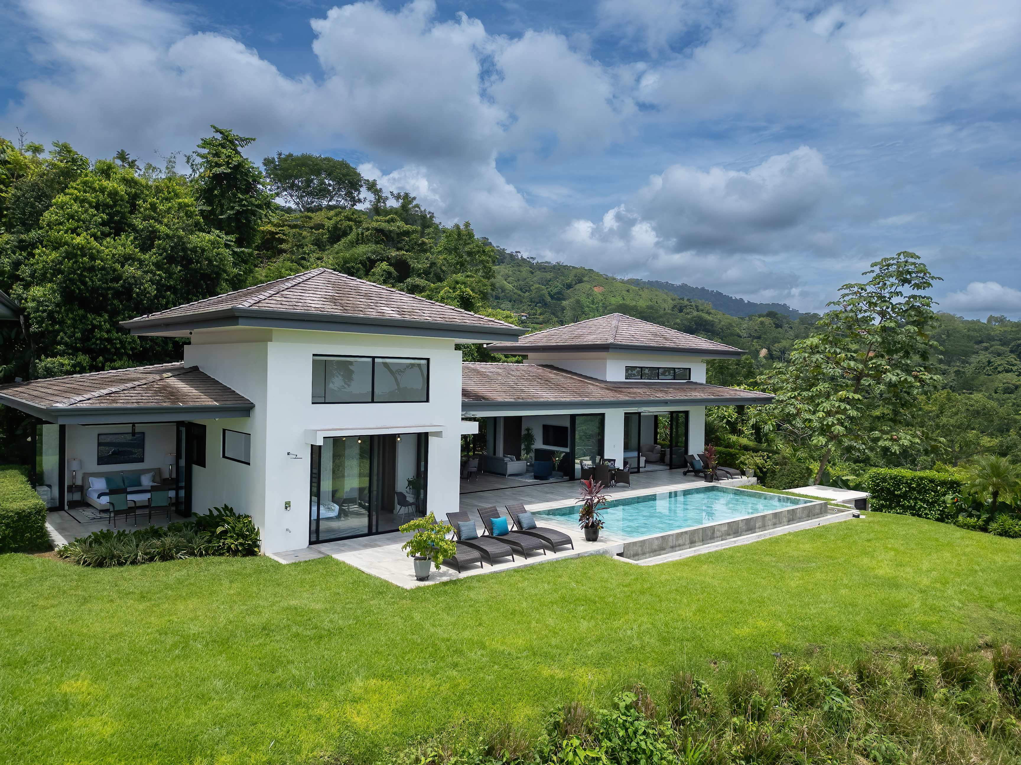 Furnished Rainforest-Edge Estate in Ojochal property photo 3