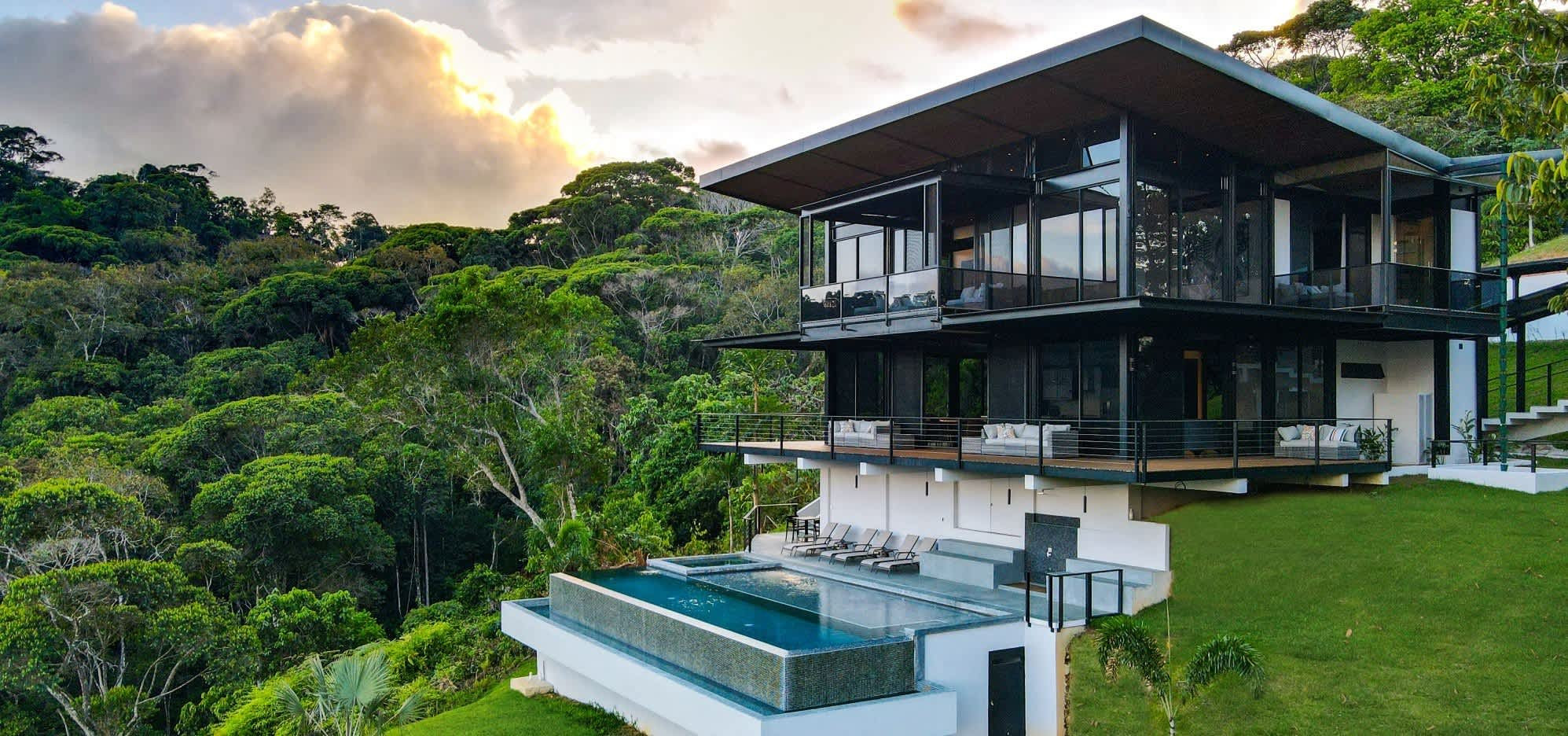 Modern Luxury Home in Escaleras property photo 4