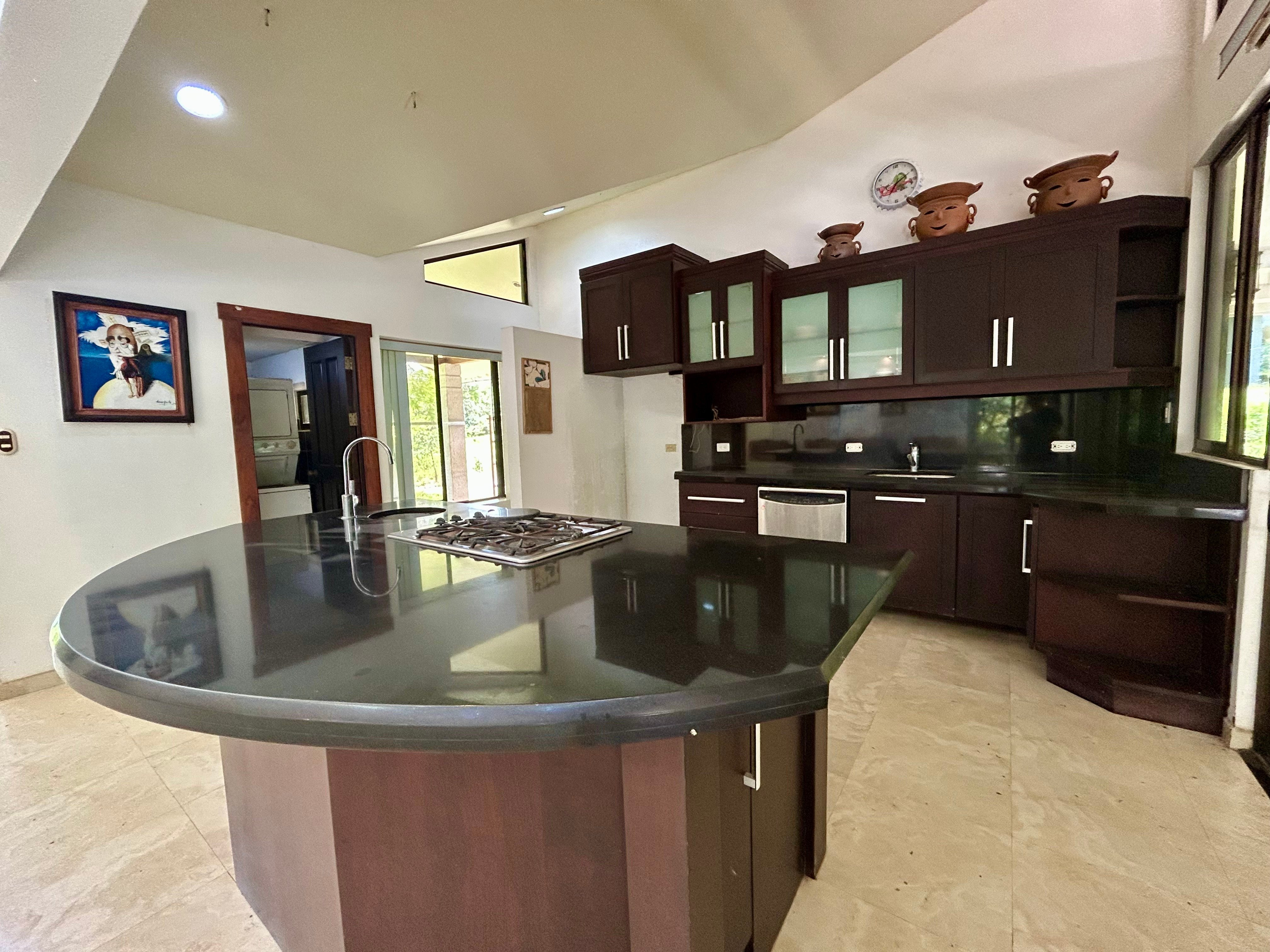 Fixer-Upper on 7.58 Acres in Palmar Norte property photo 3