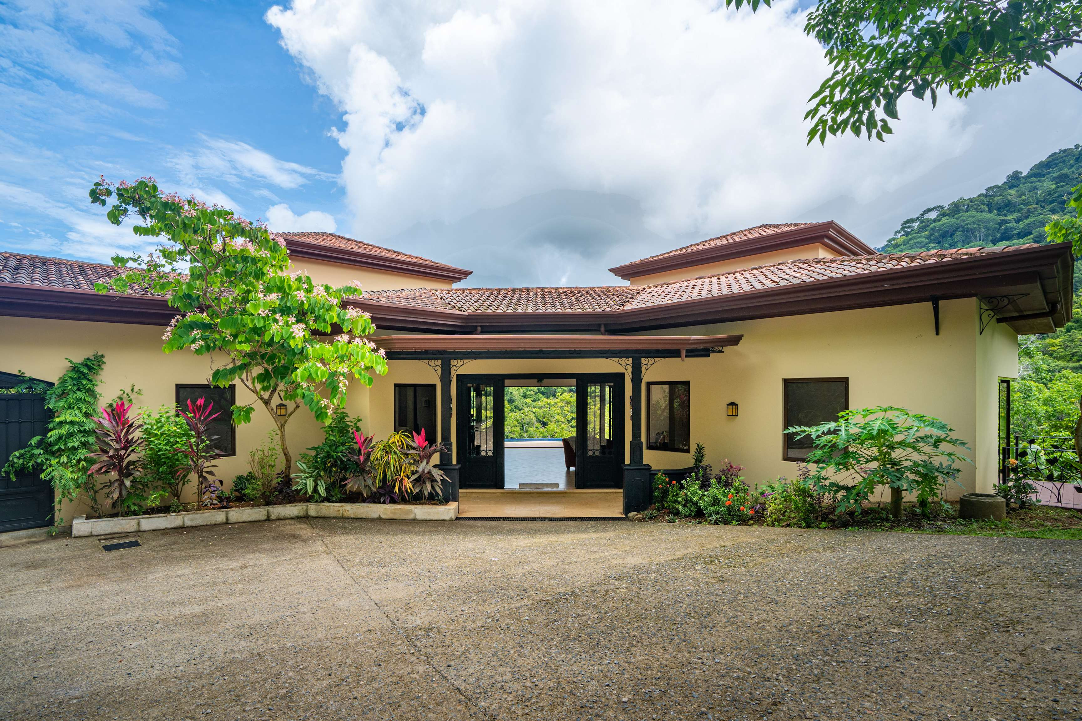 71-Acre Luxury Estate in Tres Rios property photo 4