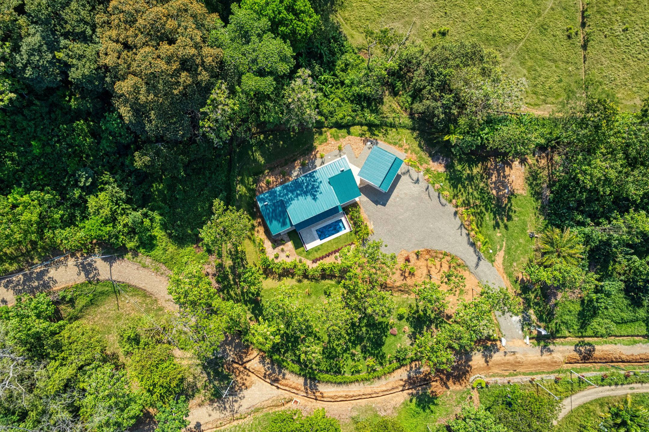 Modern 2-Bedroom Villa (Casa del Bosque) in Tulpa Ridge, Matapalo property photo 4