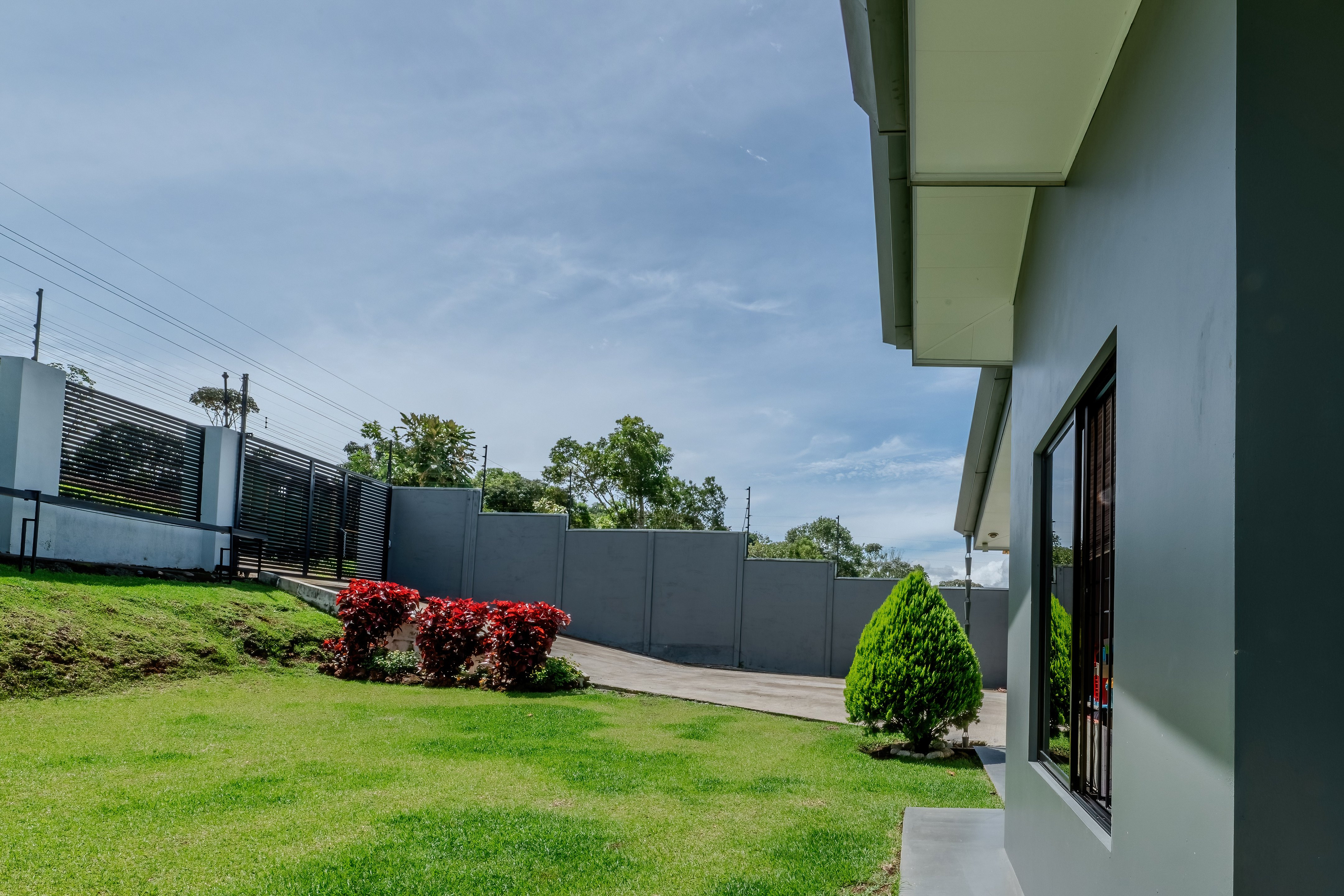 Modern 3-Bedroom Home in Penas Blancas, Perez Zeledon property photo 3