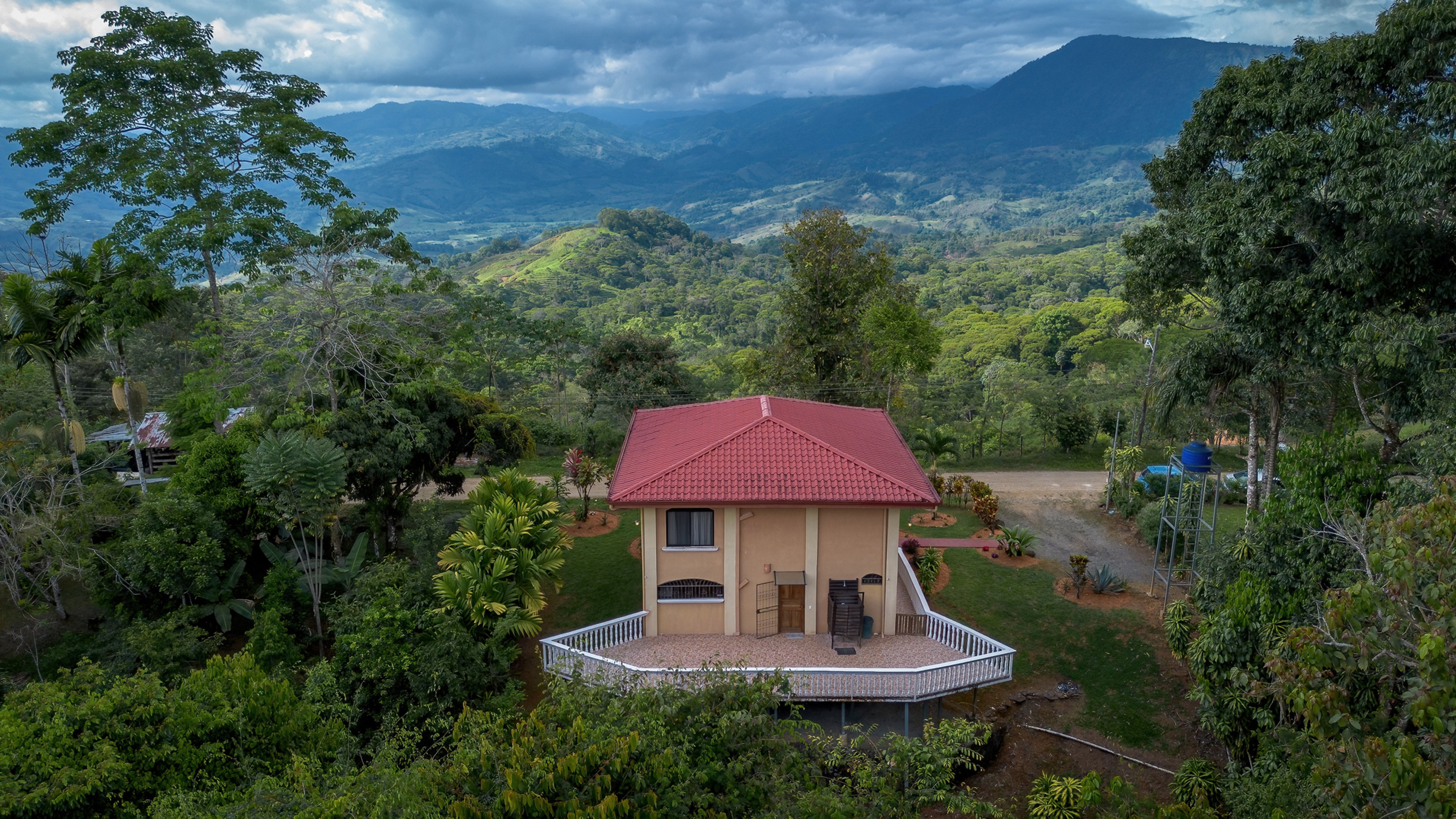 Colonial-Style Home in Tinamastes in Dominical, Costa Rica