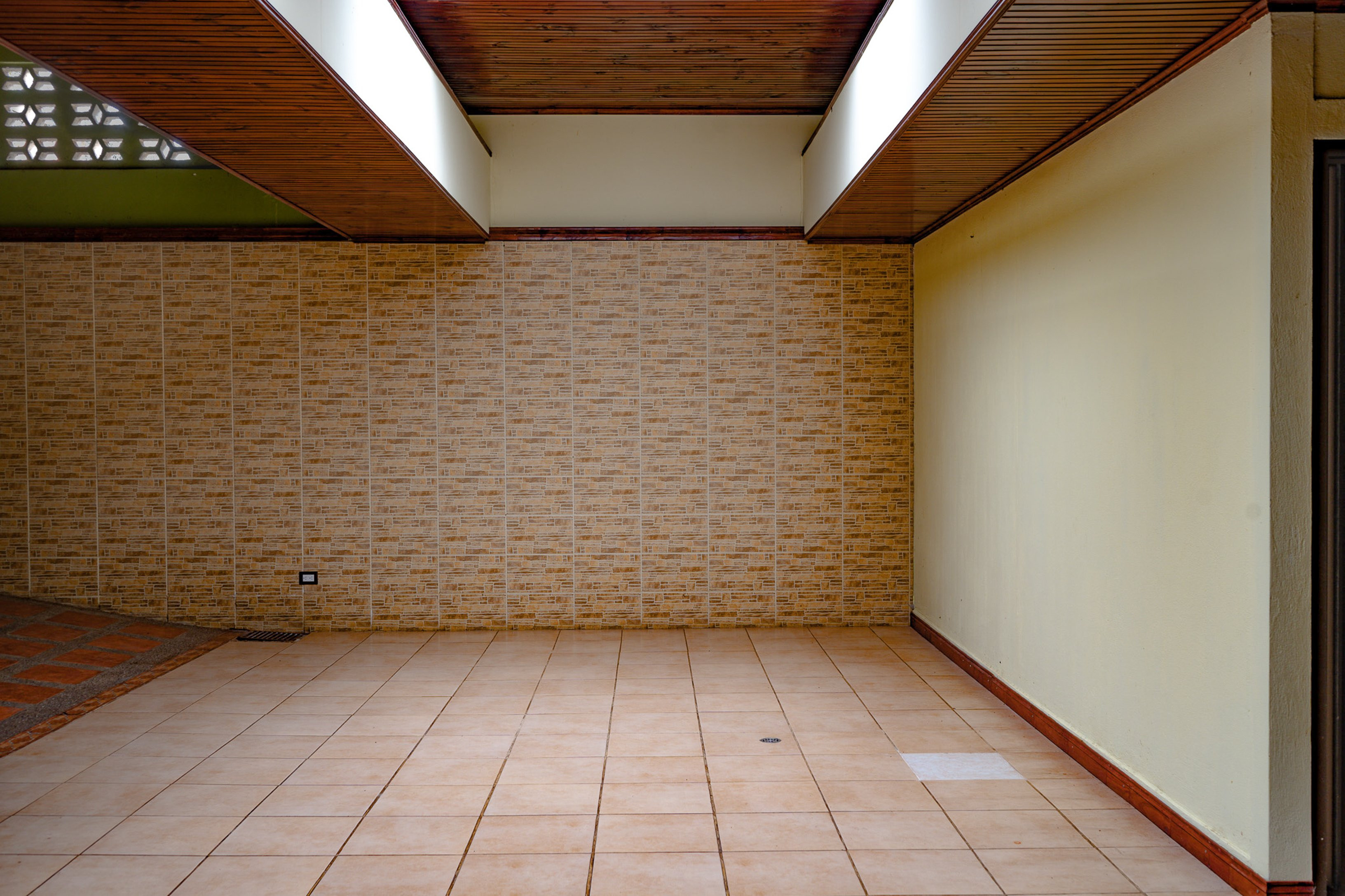 Commercial Office Building in San Isidro de El General property photo 3