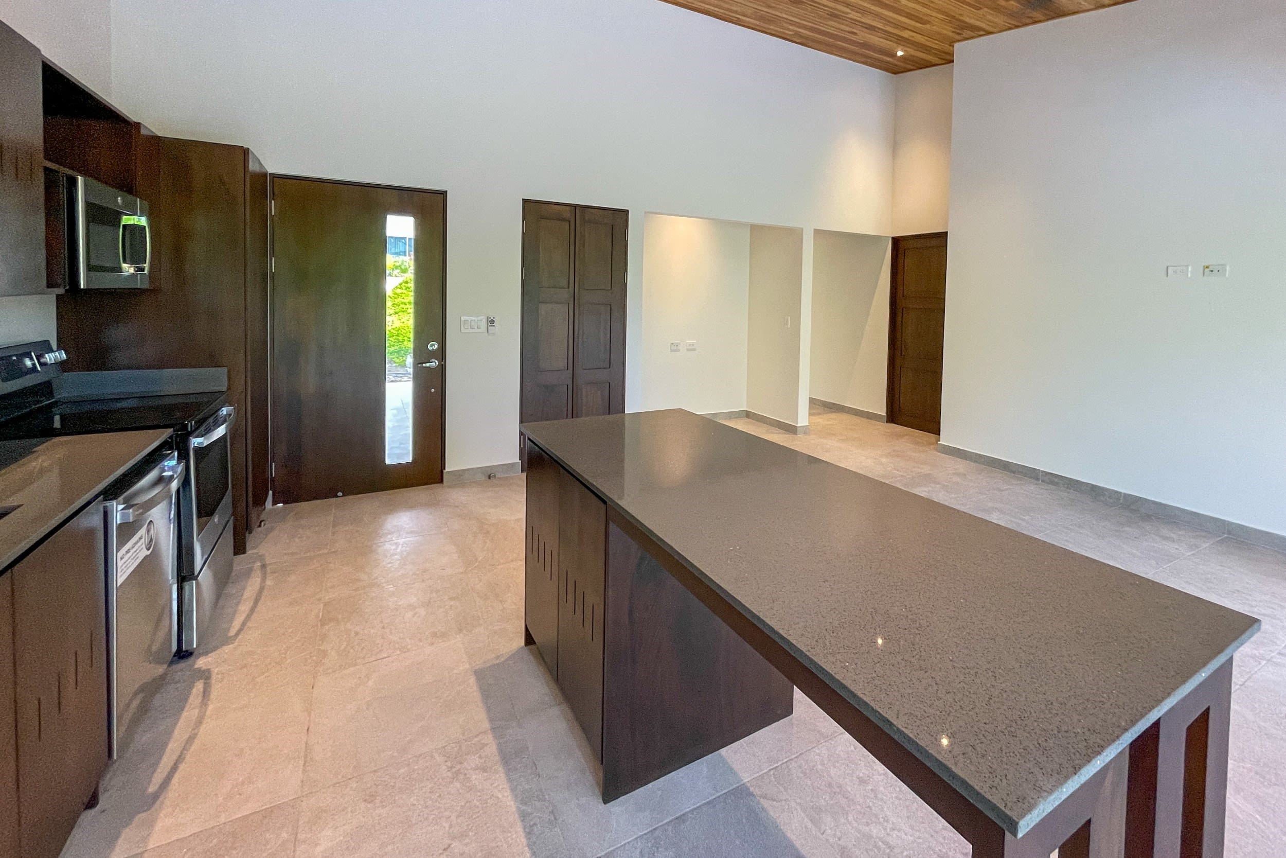 Low-Maintenance Villa with Pool in Ojochal in Ojochal, Costa Rica