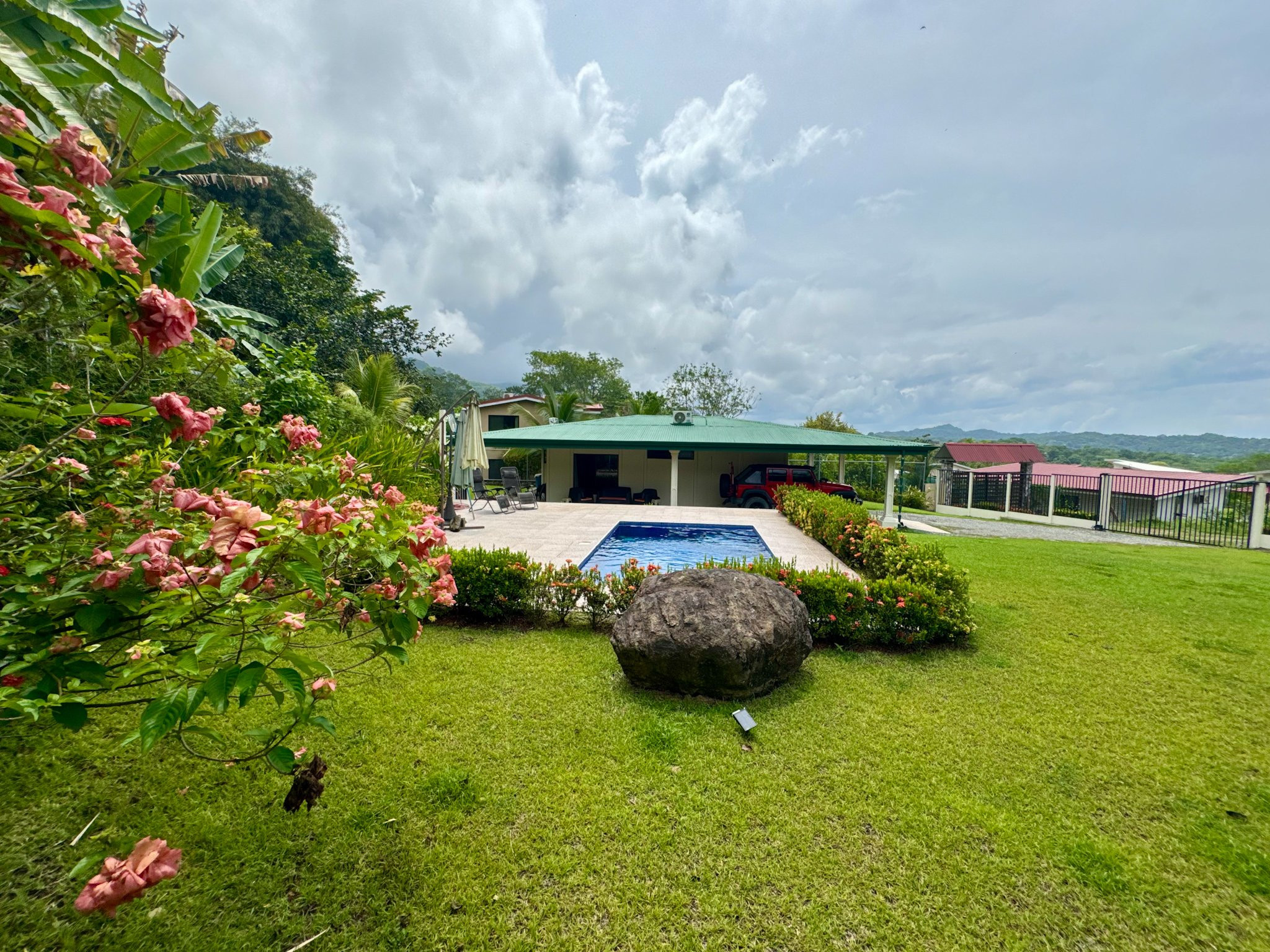 Home on Calle Cascada, Ojochal in Ojochal, Costa Rica