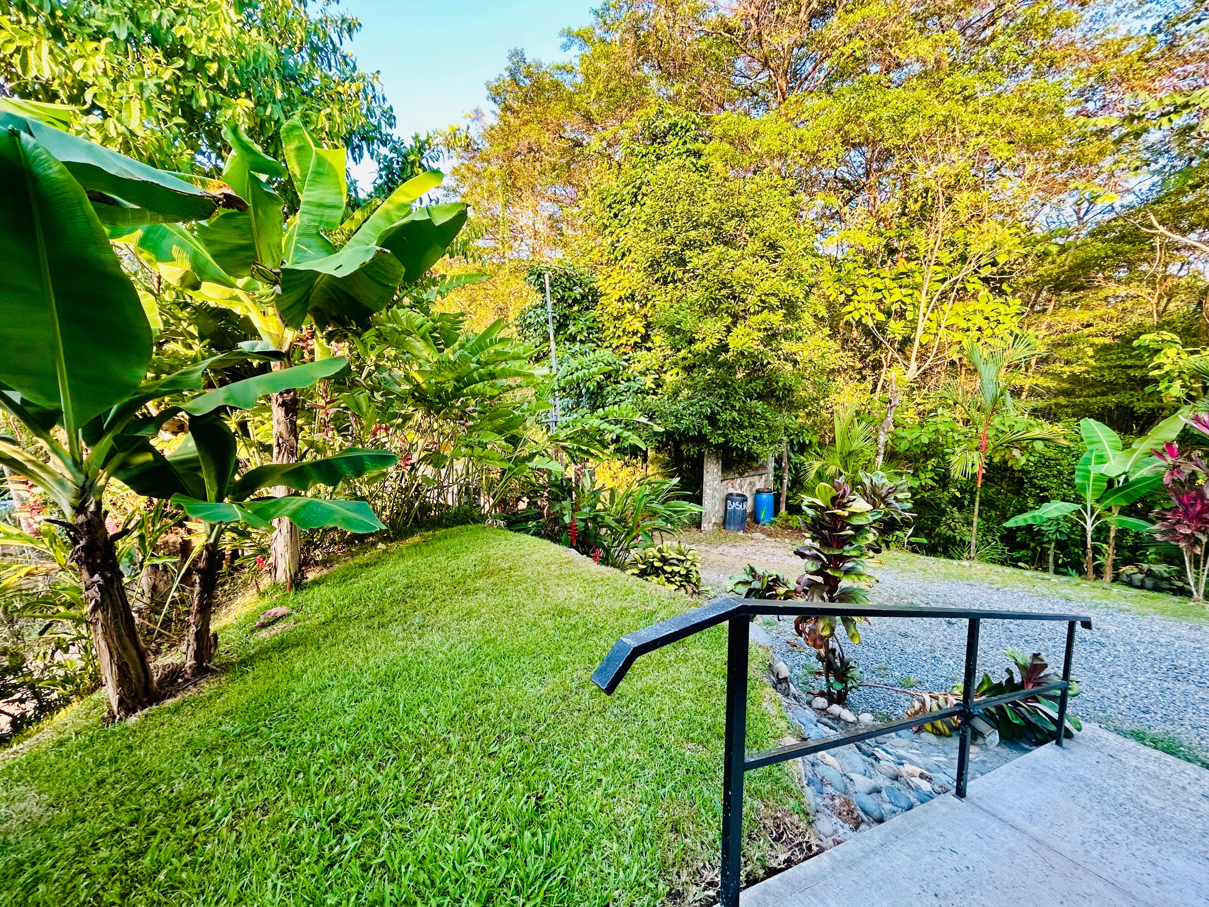 2-Bedroom Tropical Home Near Playa Hermosa de Uvita property photo 3