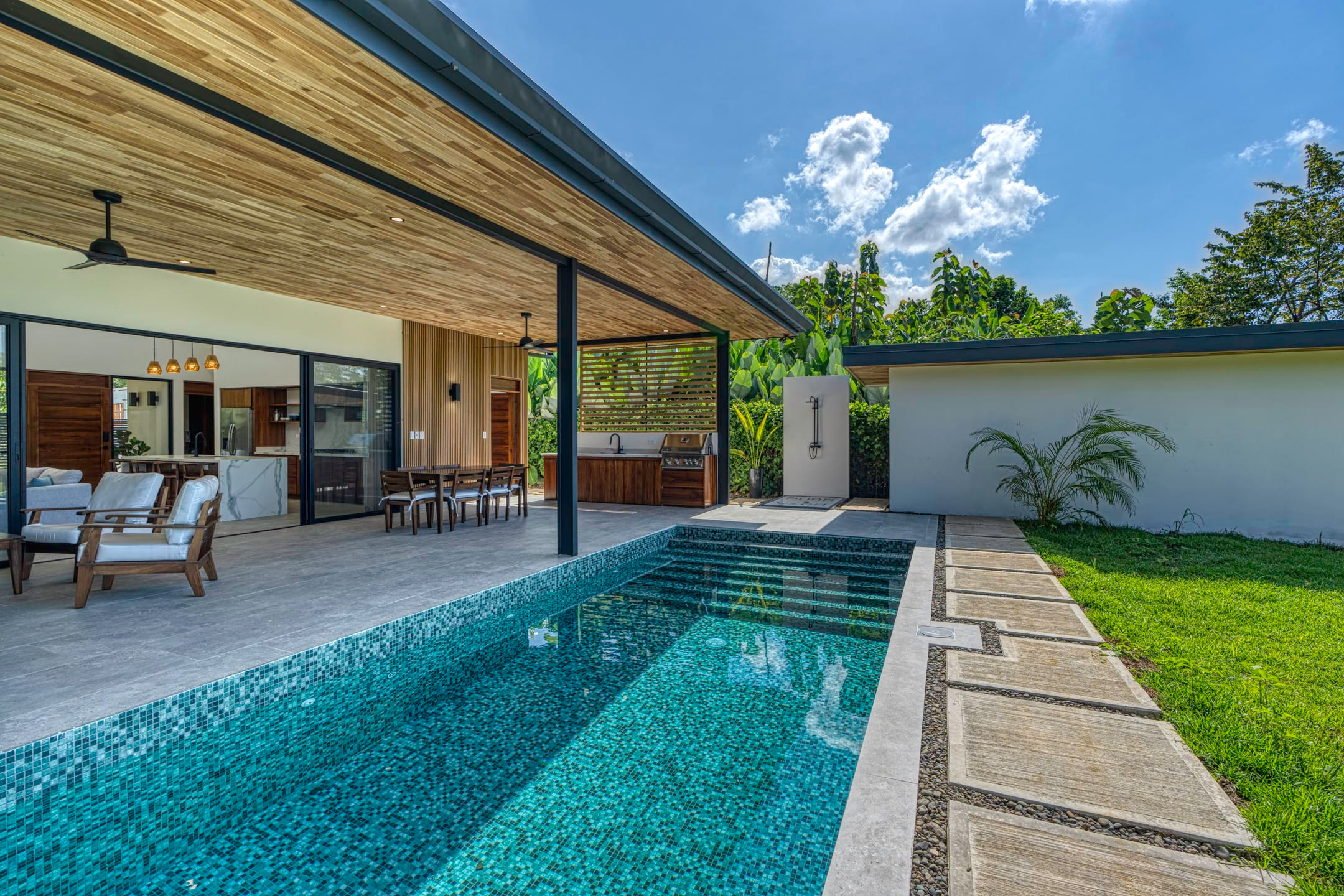 Luxury Beach Home in Uvita property photo 2