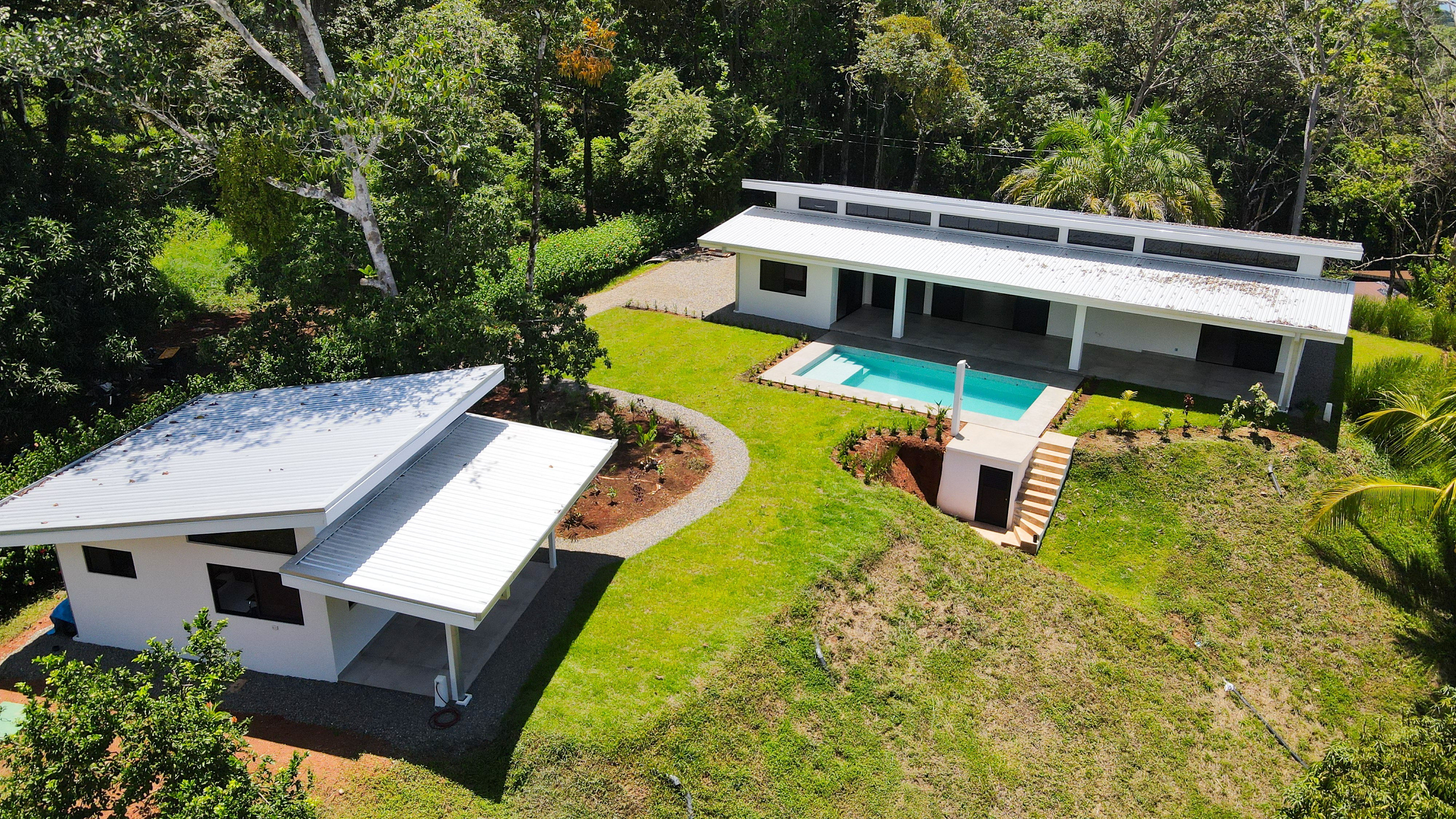 Modern Pool Villa in Ojochal | 4 Bed / 3 Bath