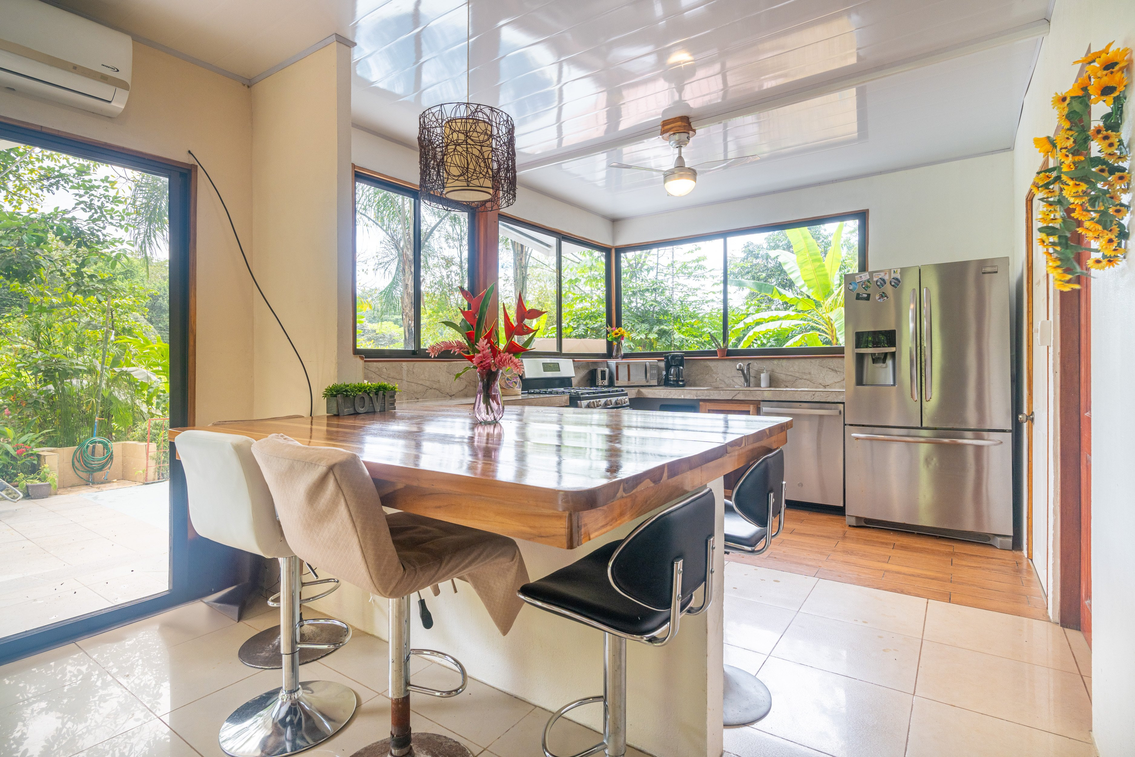 Renovated Costa Rican Villa in Ojochal property photo 4