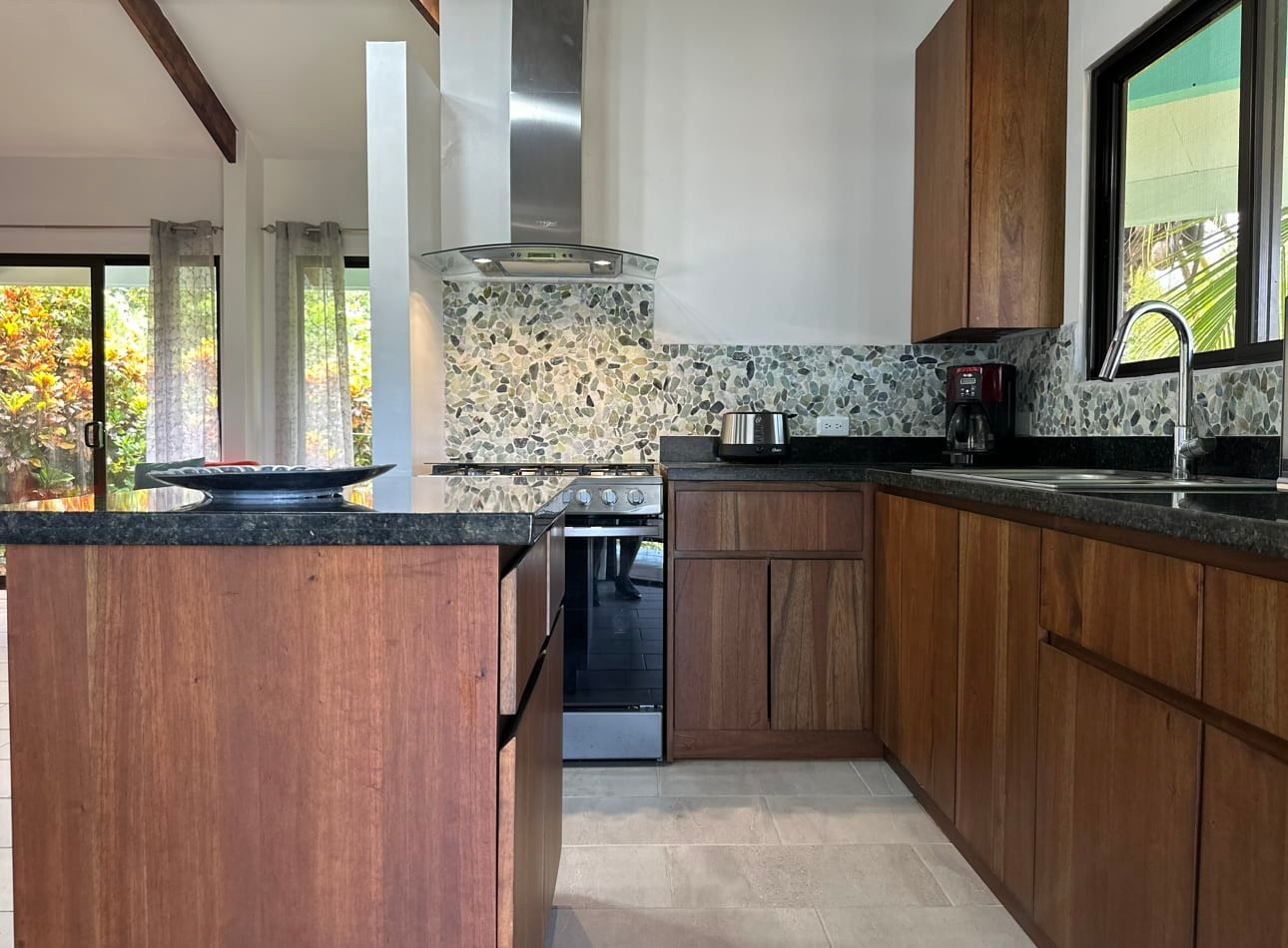 Home with Commercial Lot in Uptown Uvita property photo 2