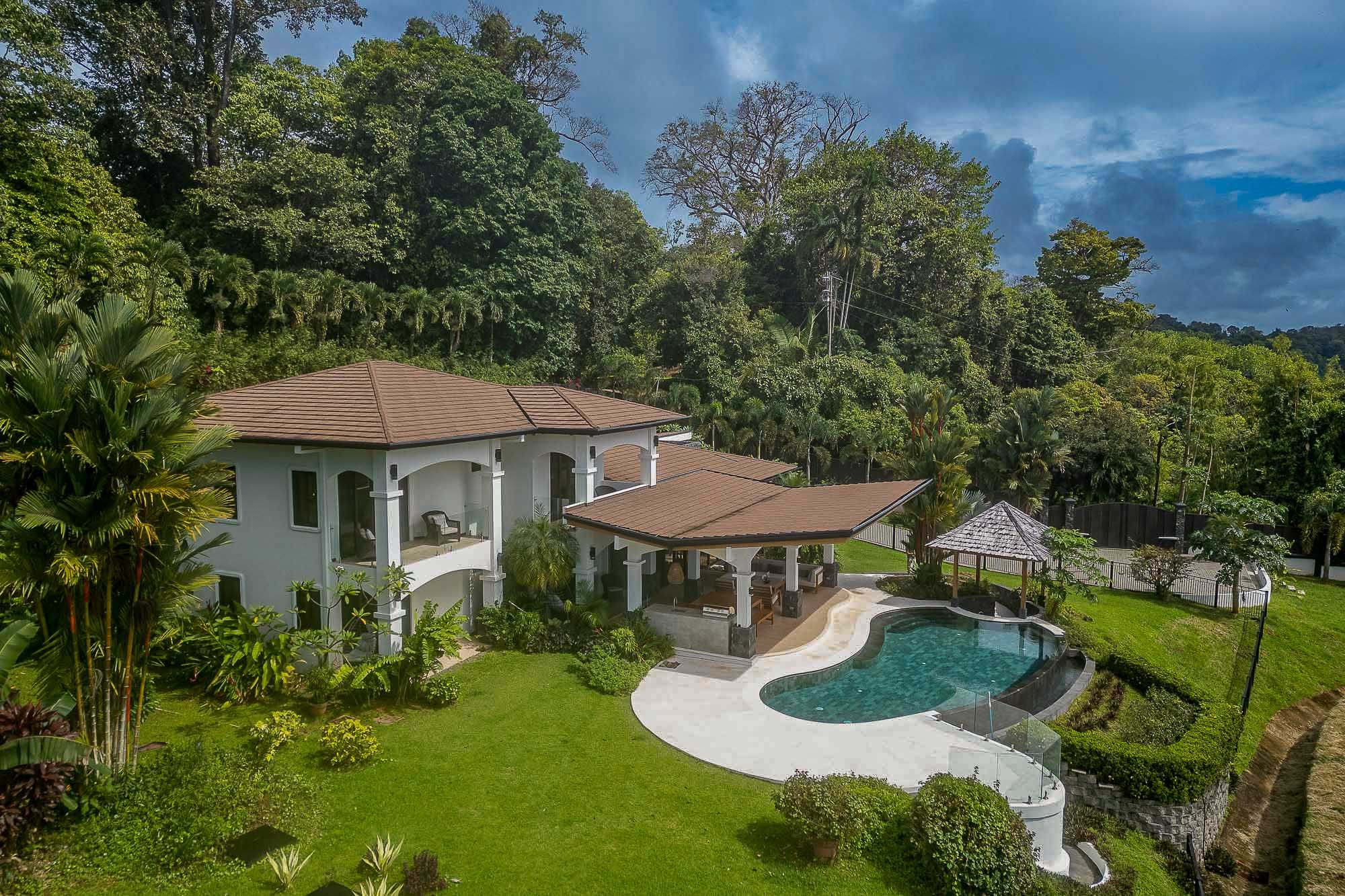 12-Acre Ridge Top Estate (Villa Picasso) in Guapil, Dominical in Quepos, Costa Rica