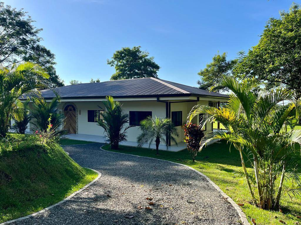 Architect-Finished Villa with Pool in Ojochal property photo 4