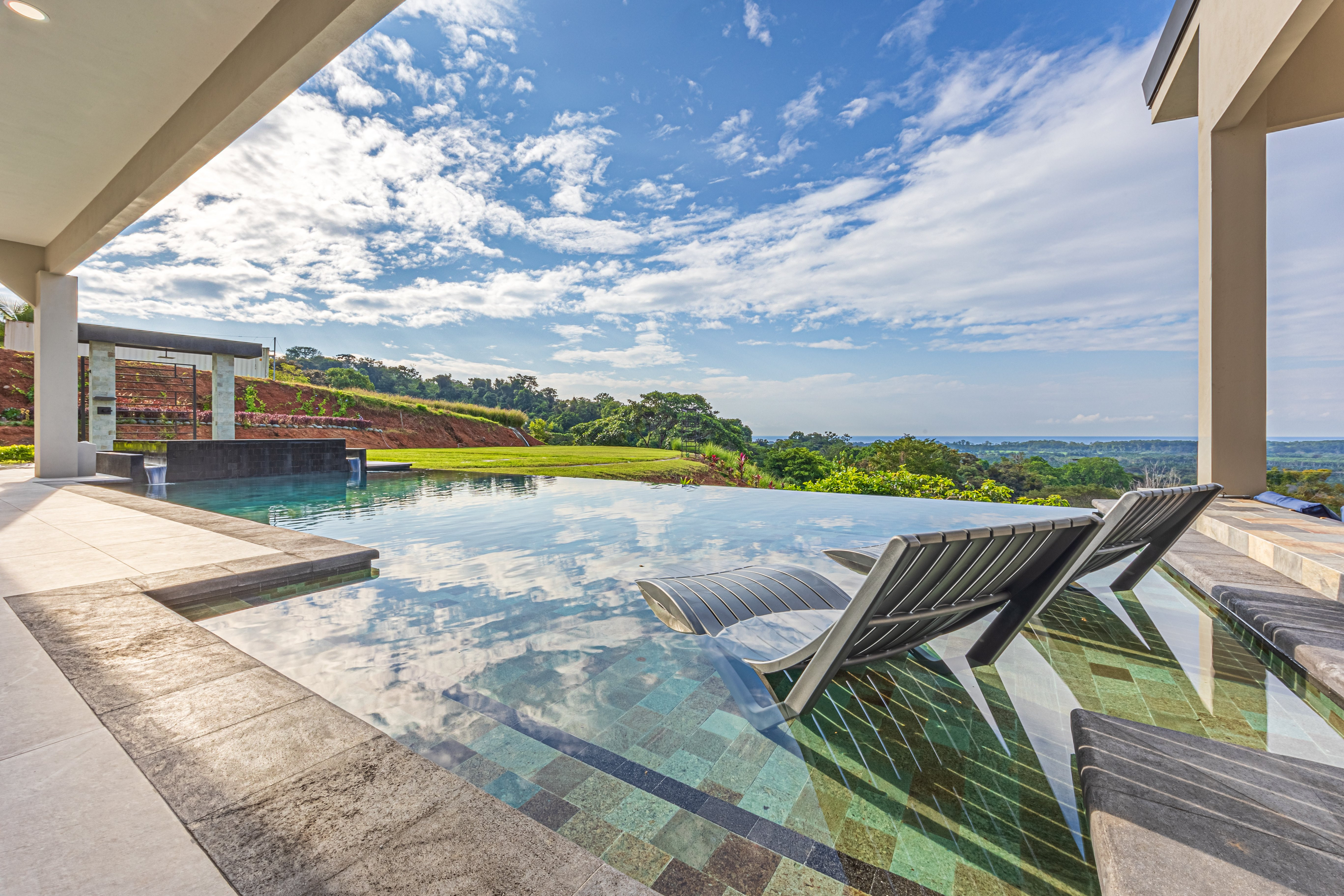 4-Acre Estate (The Crystal Shire) in Matapalo property photo 3