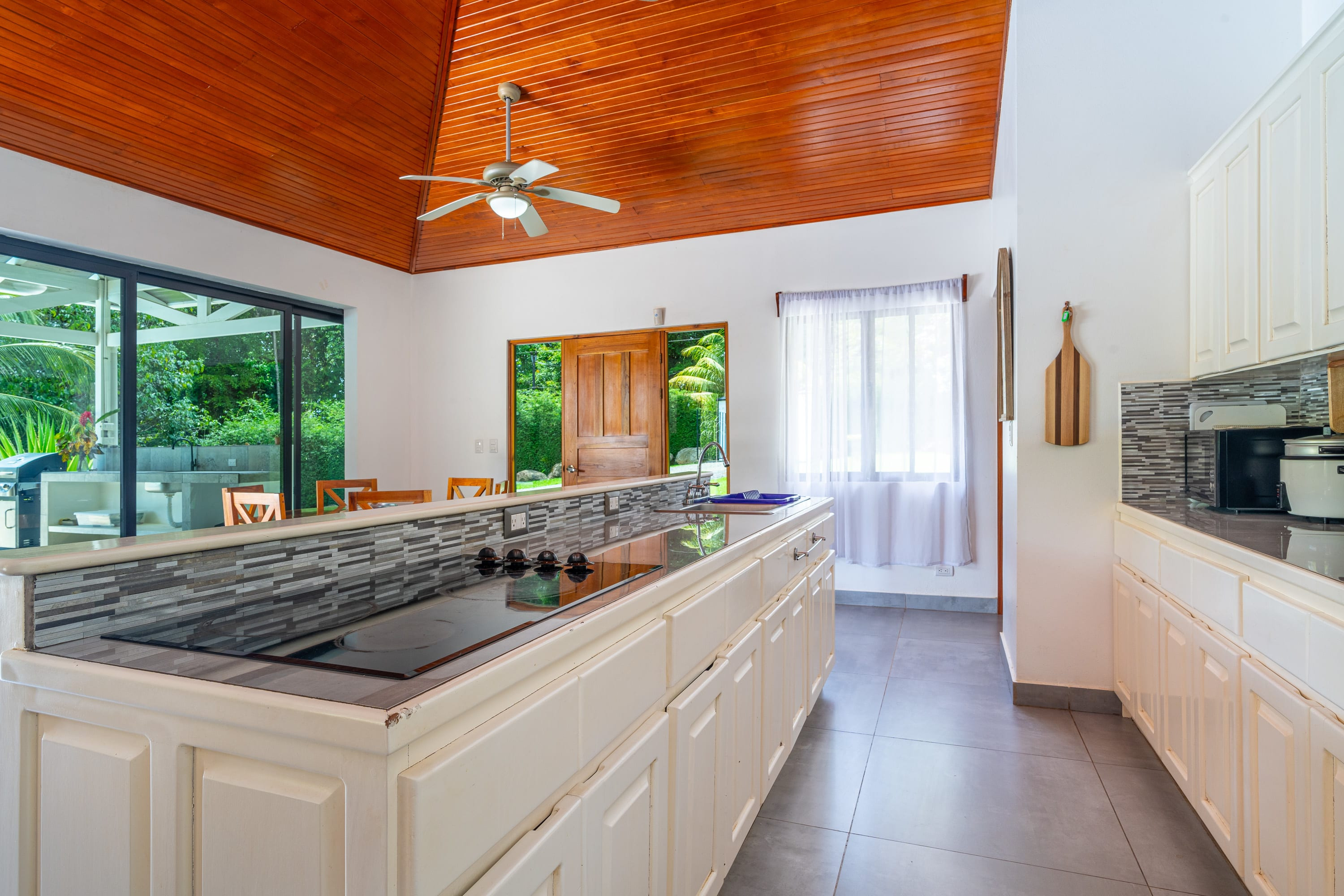 Turnkey Home in Ventanas, Ojochal property photo 5