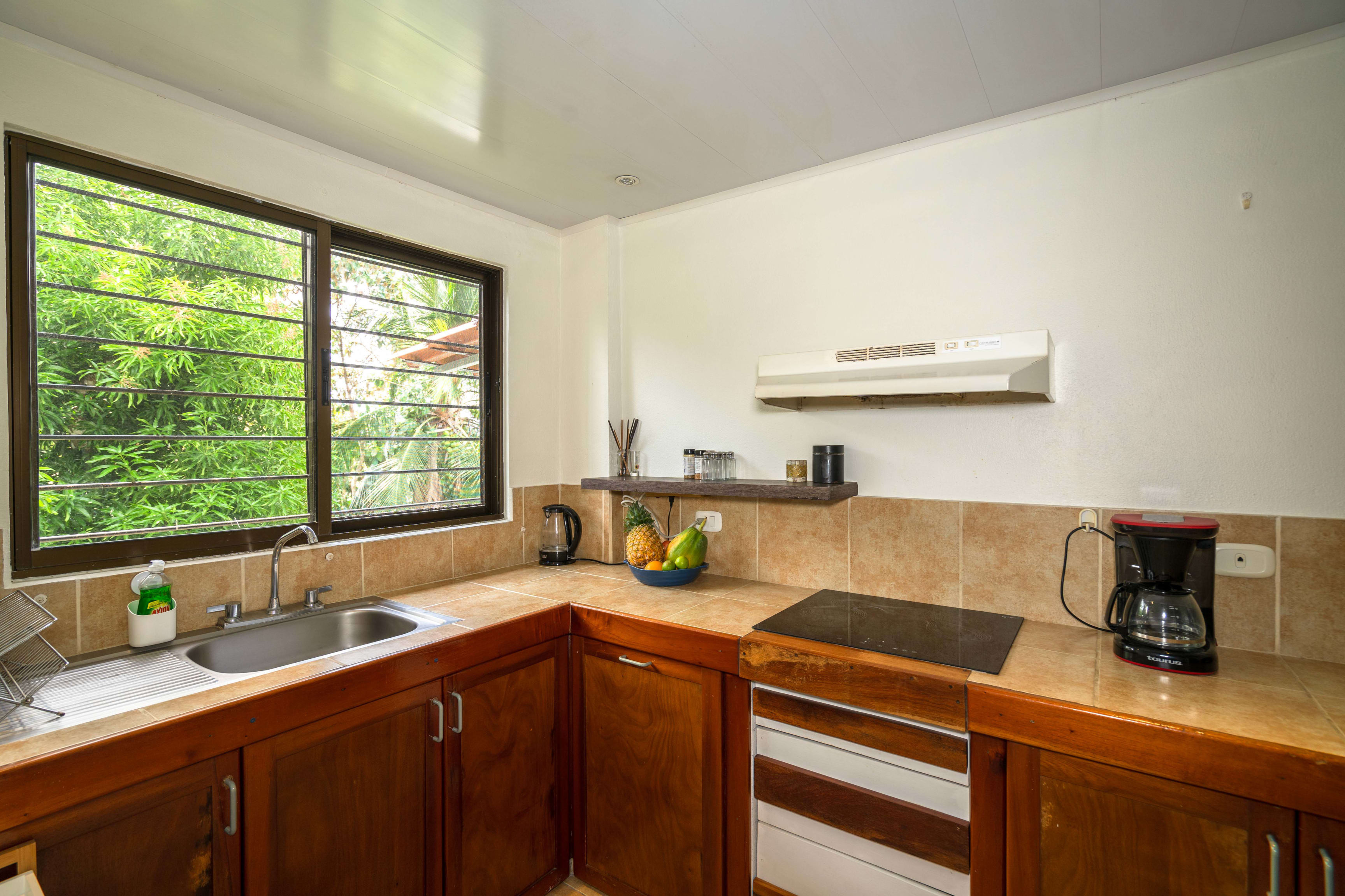 2-Suite Rental Villa in Central Manuel Antonio property photo 3