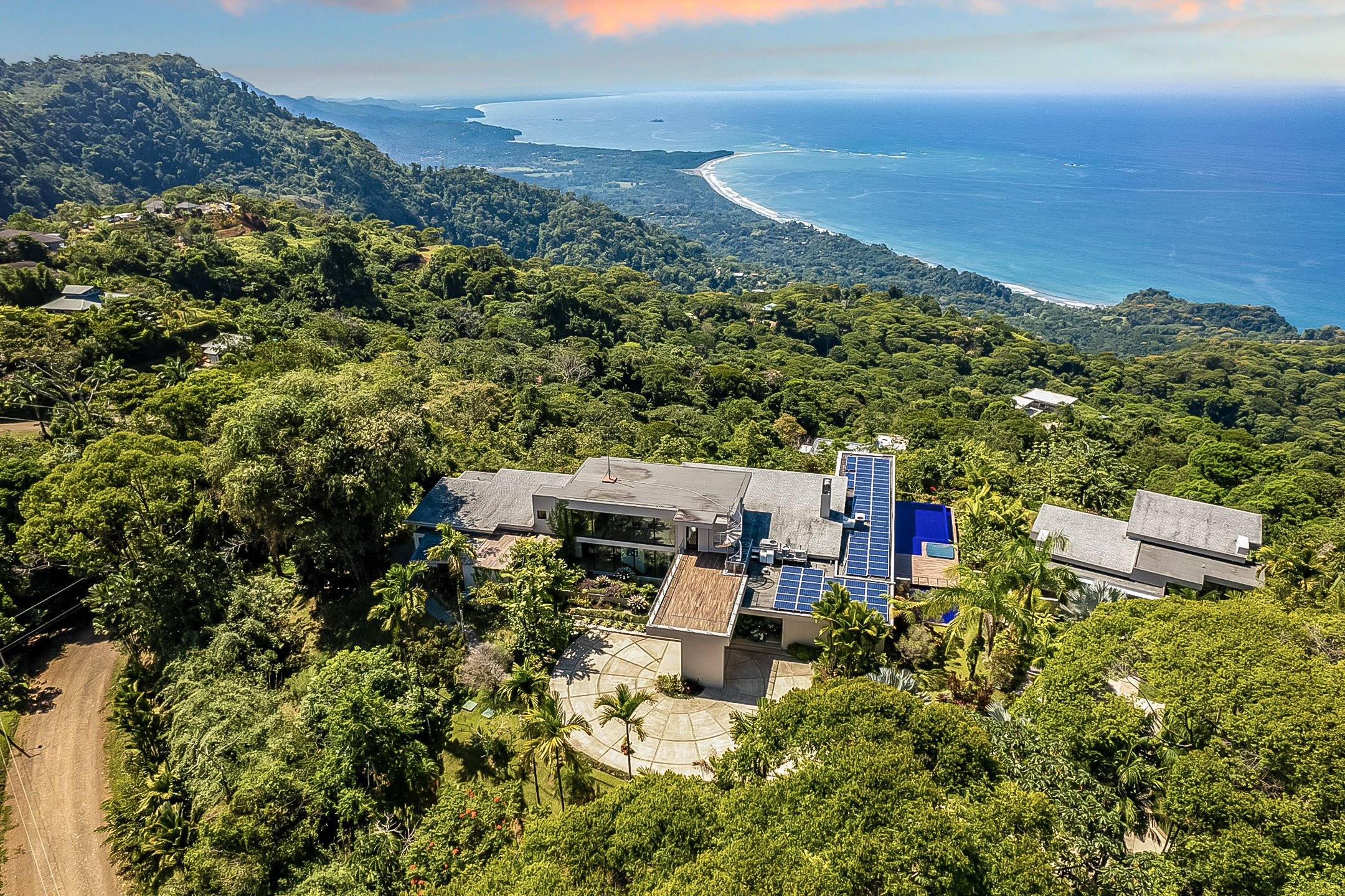 Luxury Estate (Chateau Montage) in Escaleras, Dominical property photo 4