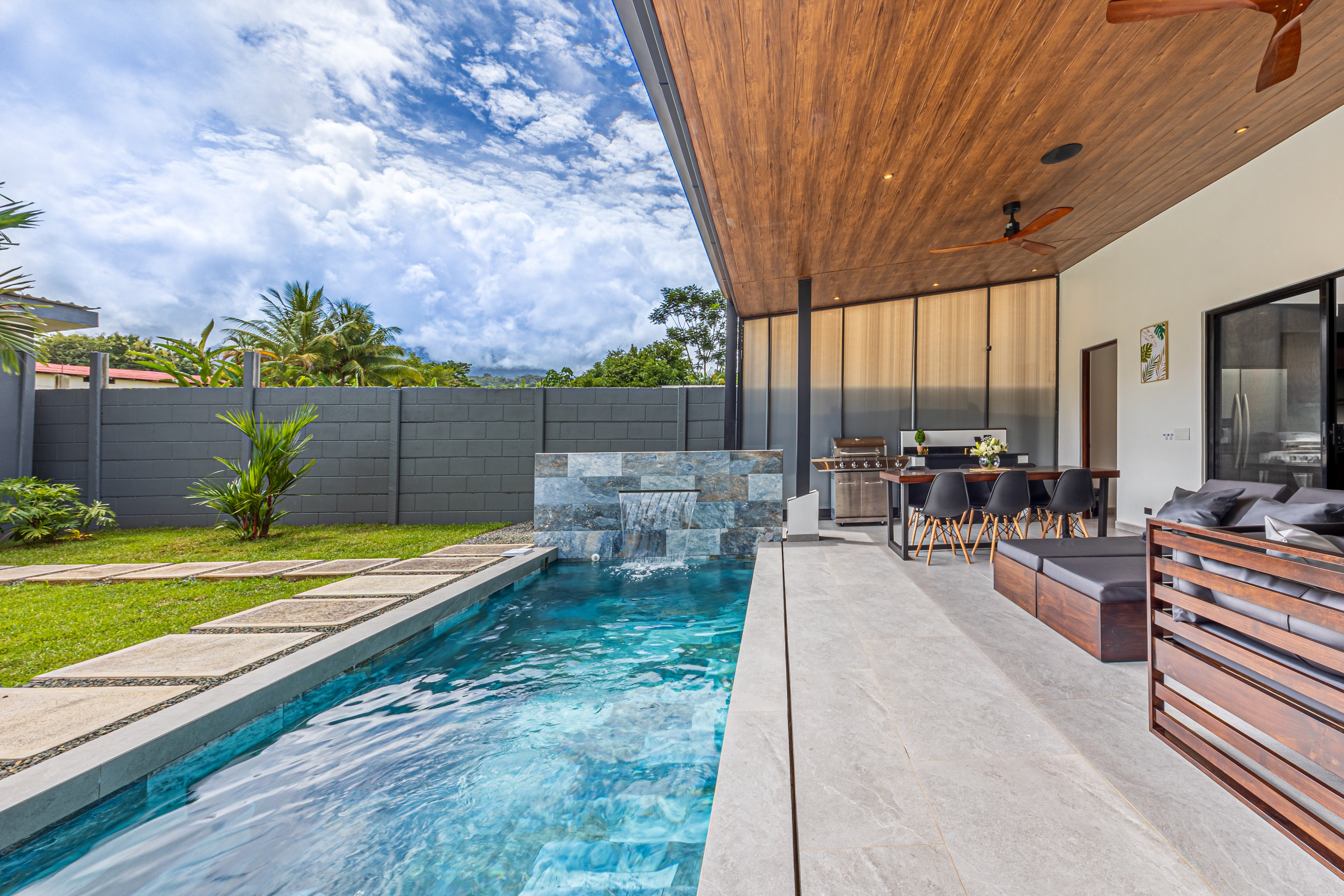 Newly Built Home (Tropica House) in Uvita property photo 3