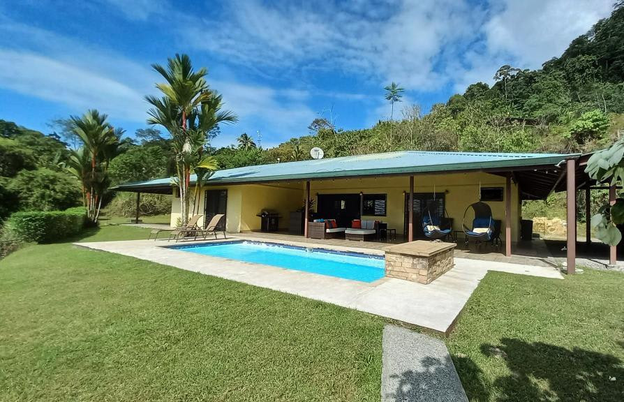 Panoramic Ocean View Home Above Cinco Ventanas Road, Ojochal in Ojochal, Costa Rica