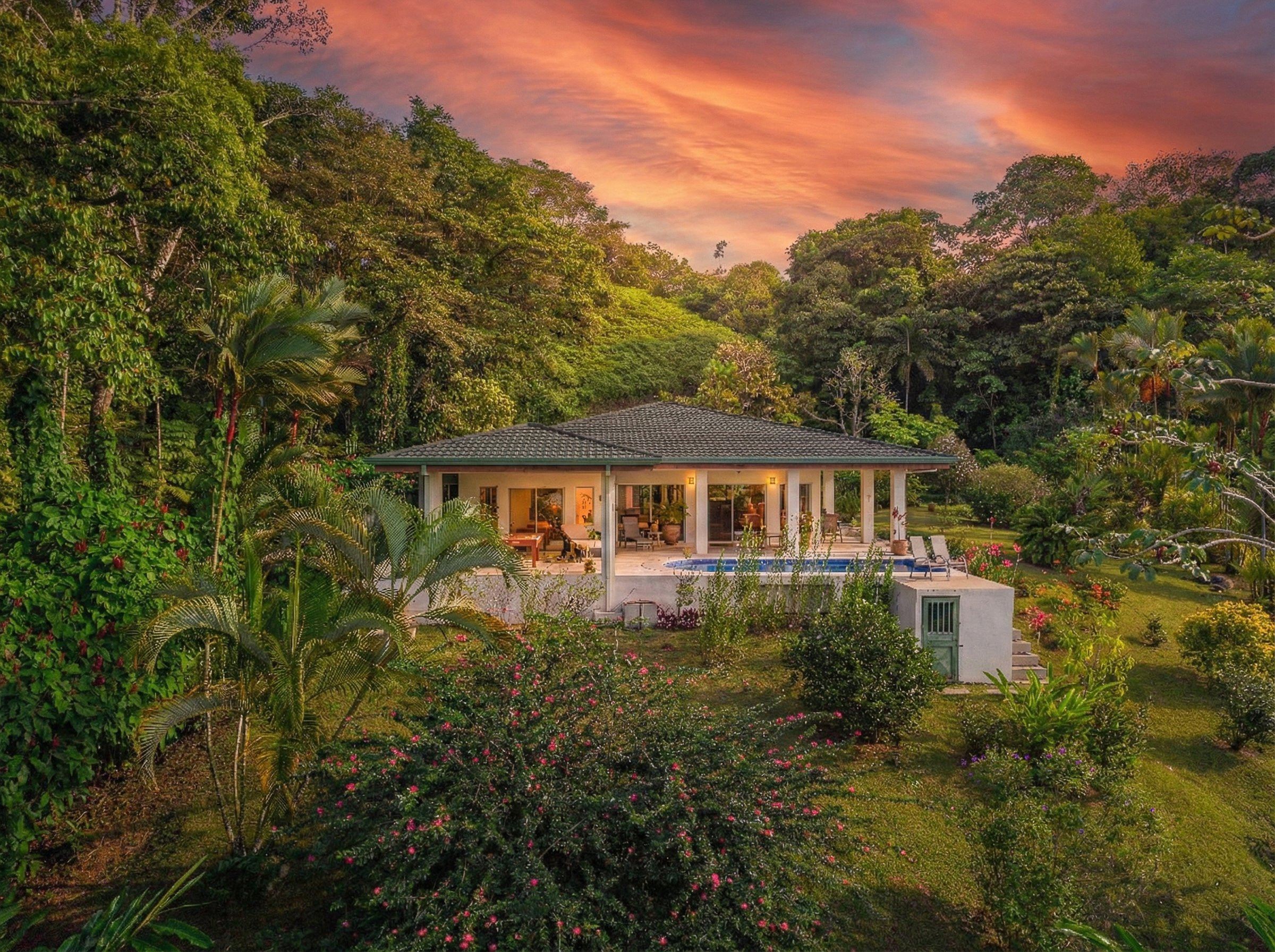 Ocean View Estate in Costa Verde Estates, Escaleras in Dominical, Costa Rica