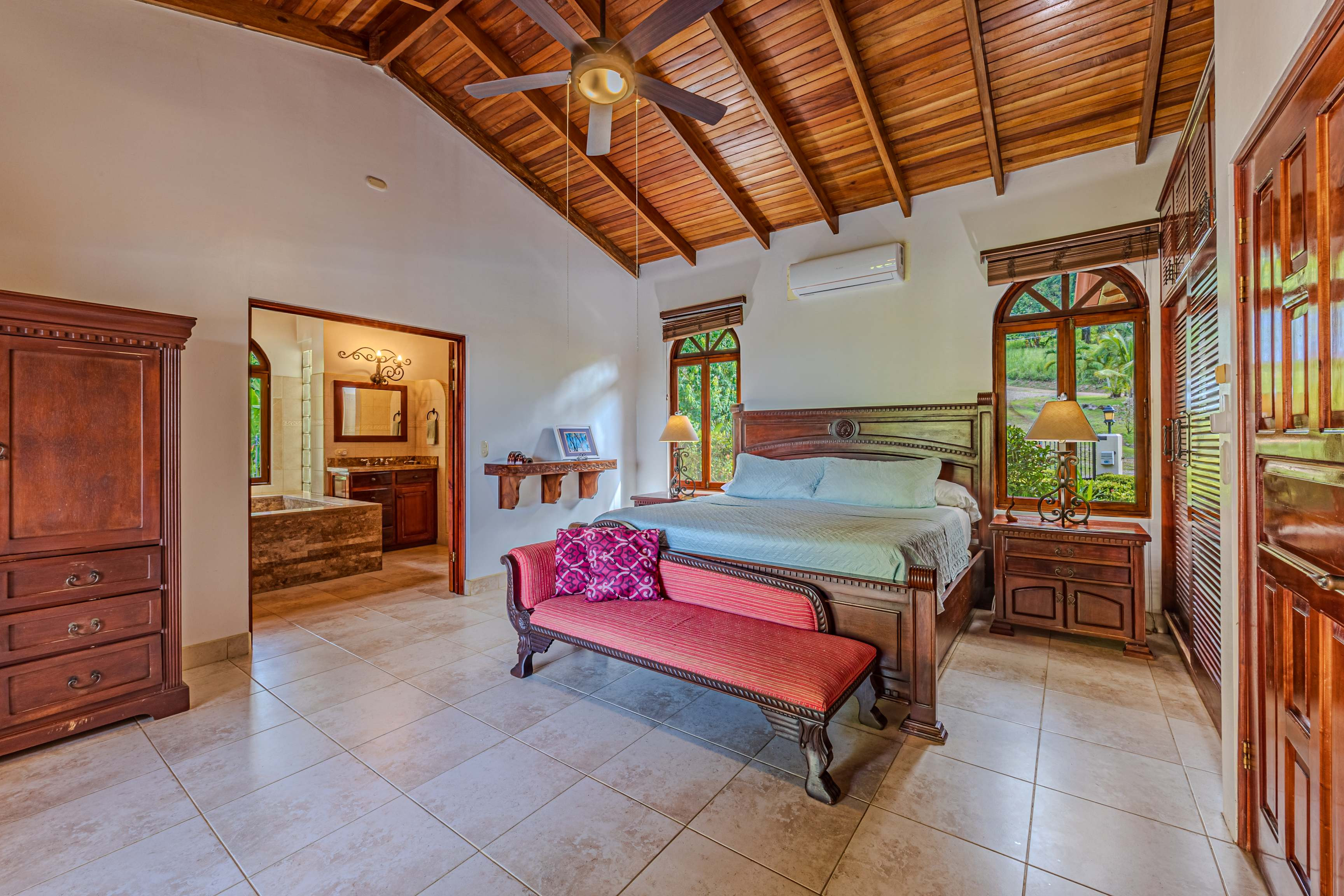Estate with Private Casita (Casa de Jardin) in Ojochal in Ojochal, Costa Rica