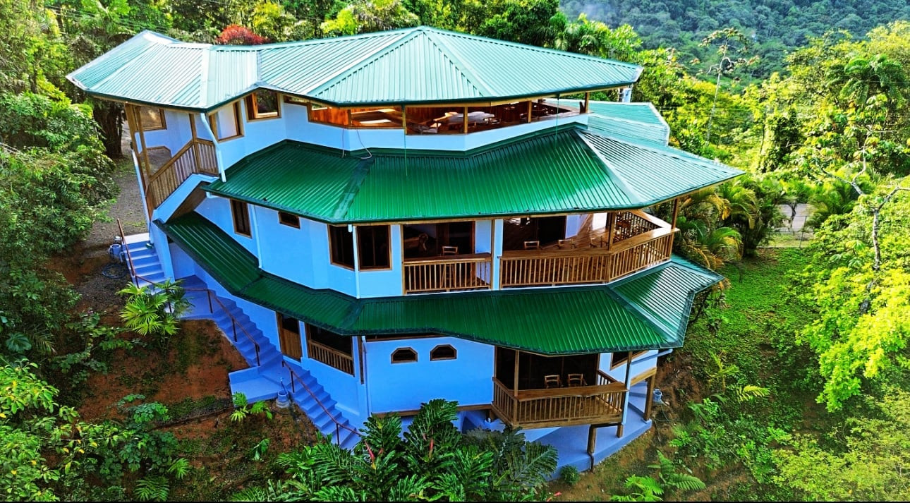 Luxury Teak Home in Las Tumbas property photo 2