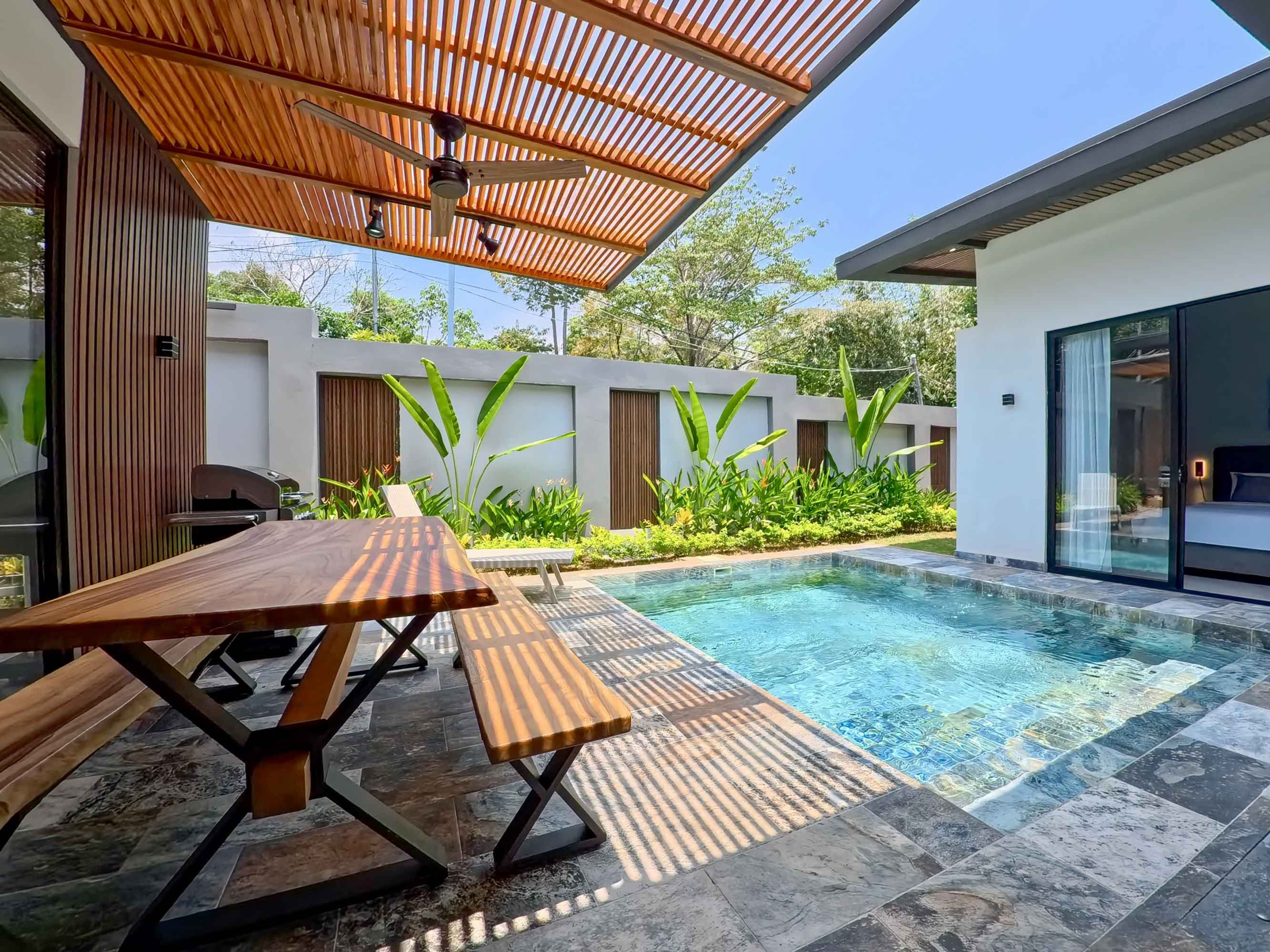 New Modern Pool Home in Manuel Antonio in Quepos, Costa Rica