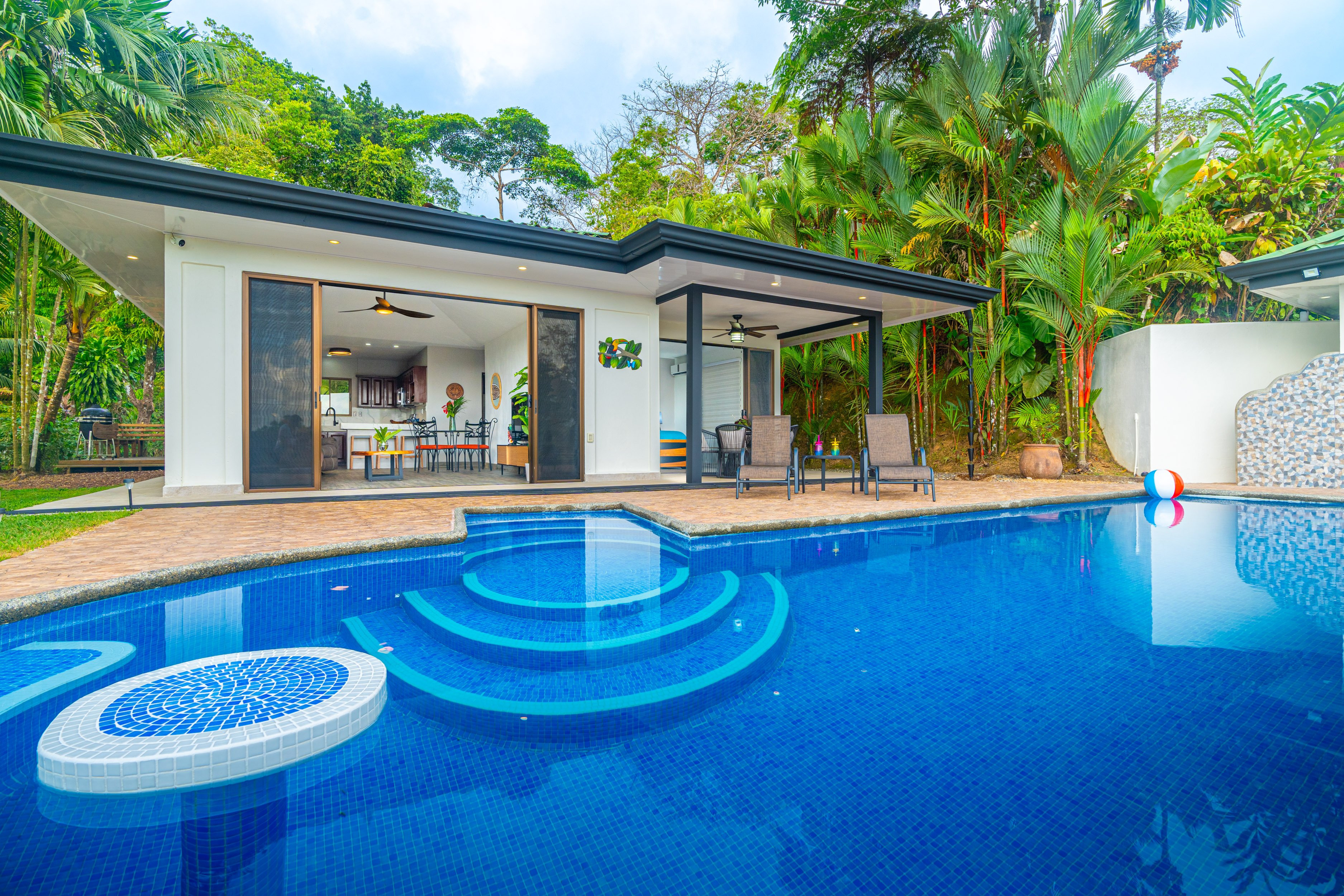 Turnkey Pool Home (Casa Iona) Above Ojochal in Ojochal, Costa Rica