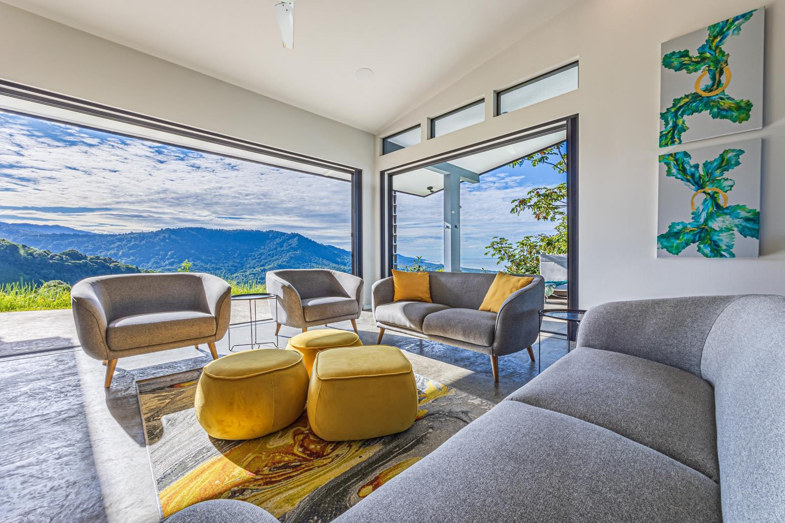 Ocean View Estate in Portalon property photo 4