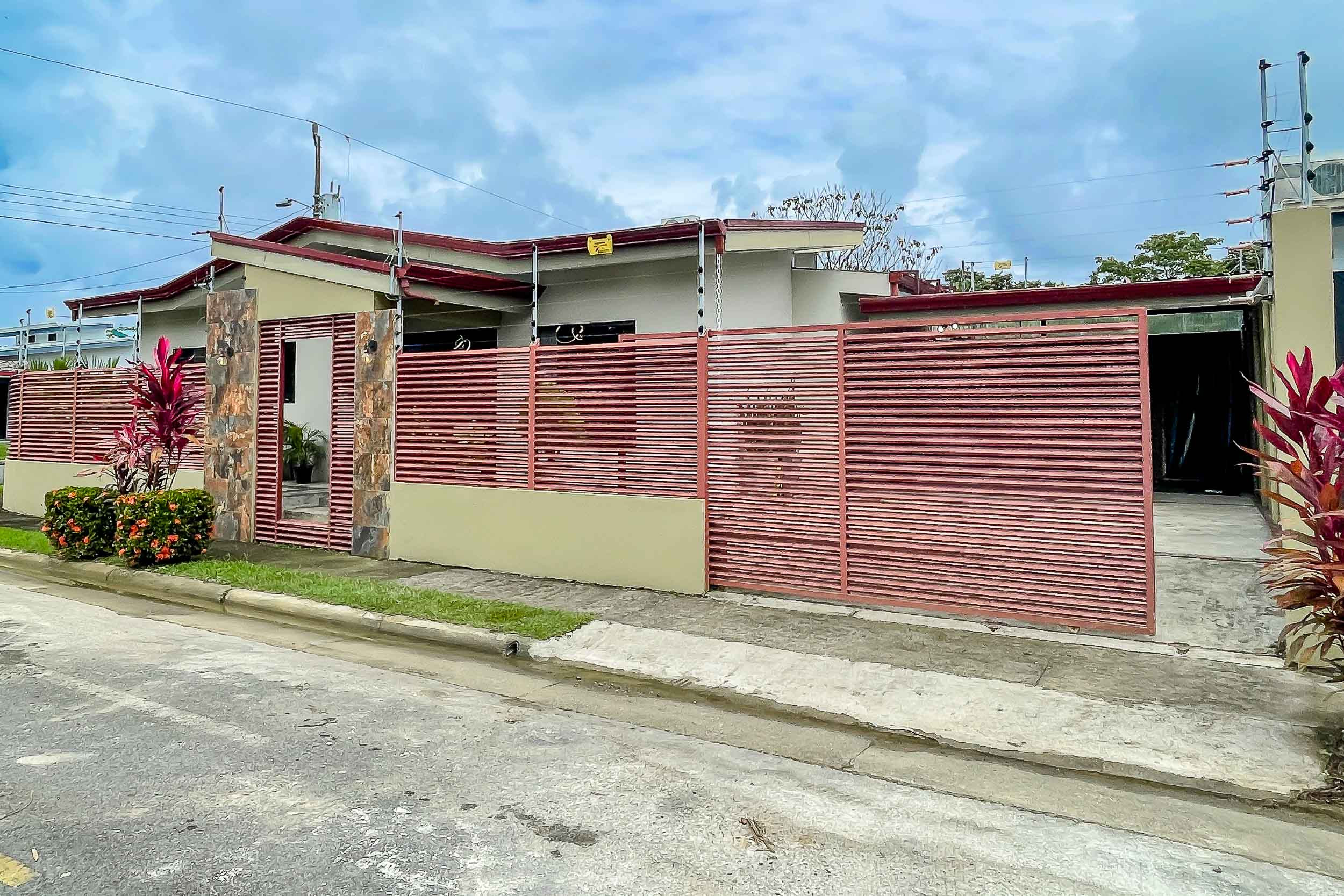 Modern Turnkey Home in Llanuras del Palmar, Manuel Antonio property photo 4