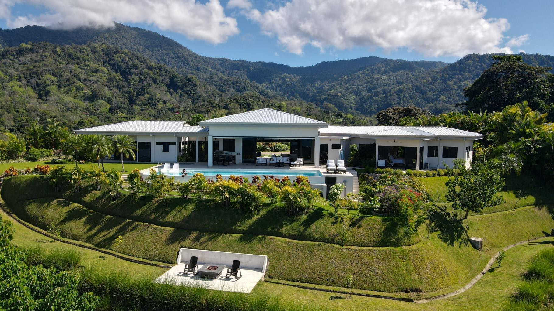 Modern Luxury Home in Ojochal property photo 3