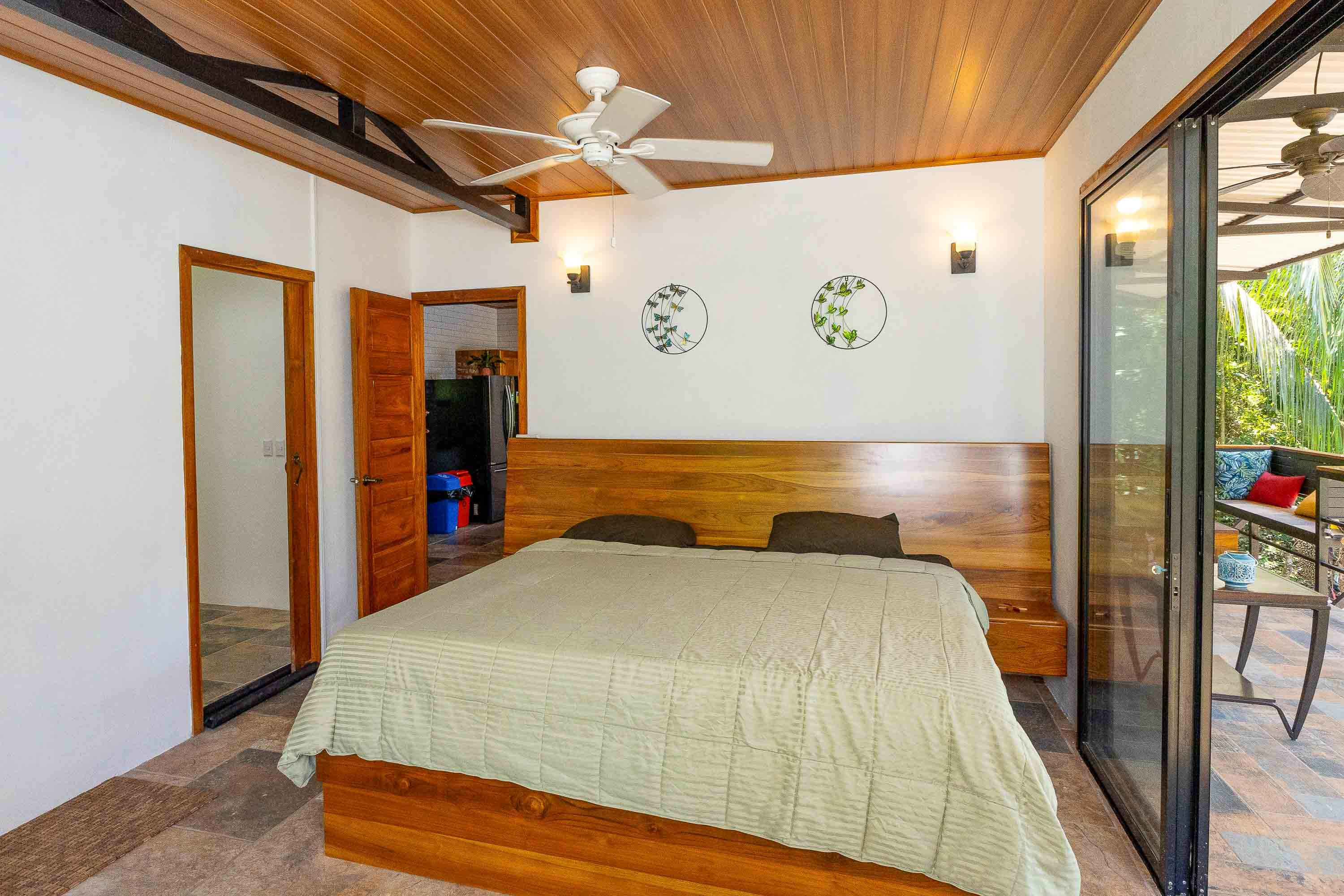 3-Bedroom Home in Alazan, Near Parrita property photo 4