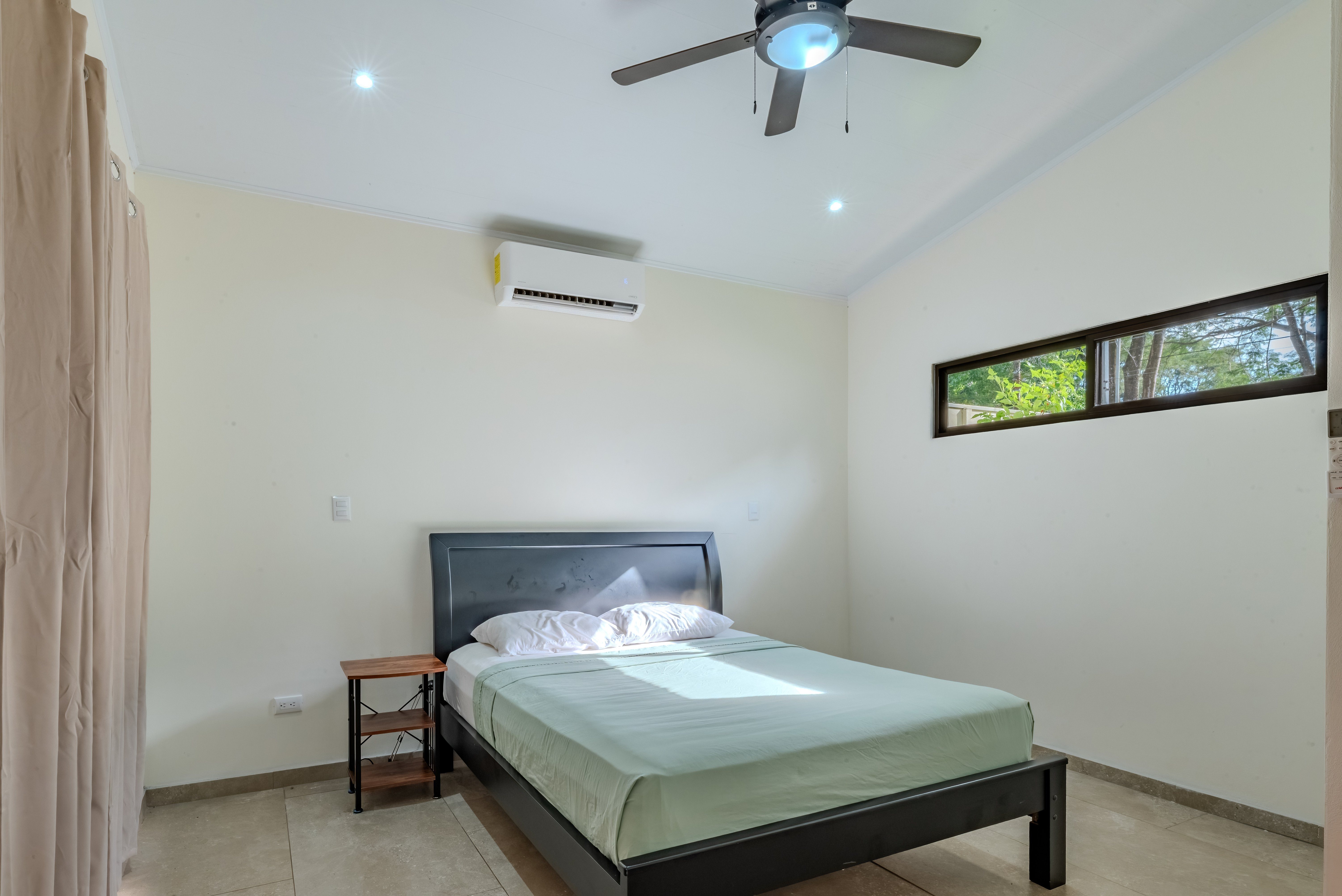 Modern 3-Bedroom Home in Central Uvita property photo 2