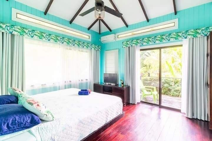 Dual-Home Estate in Ojochal in Ojochal, Costa Rica