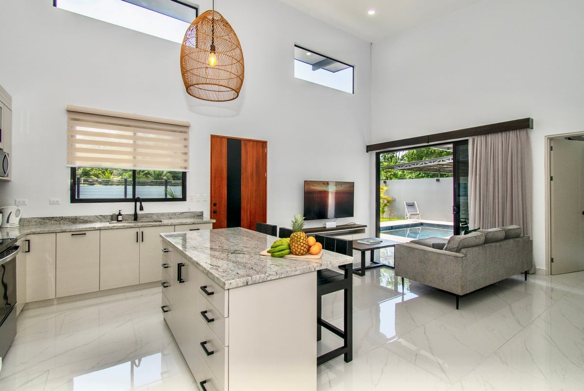 Walk-to-Beach Turnkey Villa (Casa Corazon) in Bahia Ballena, Uvita property photo 4