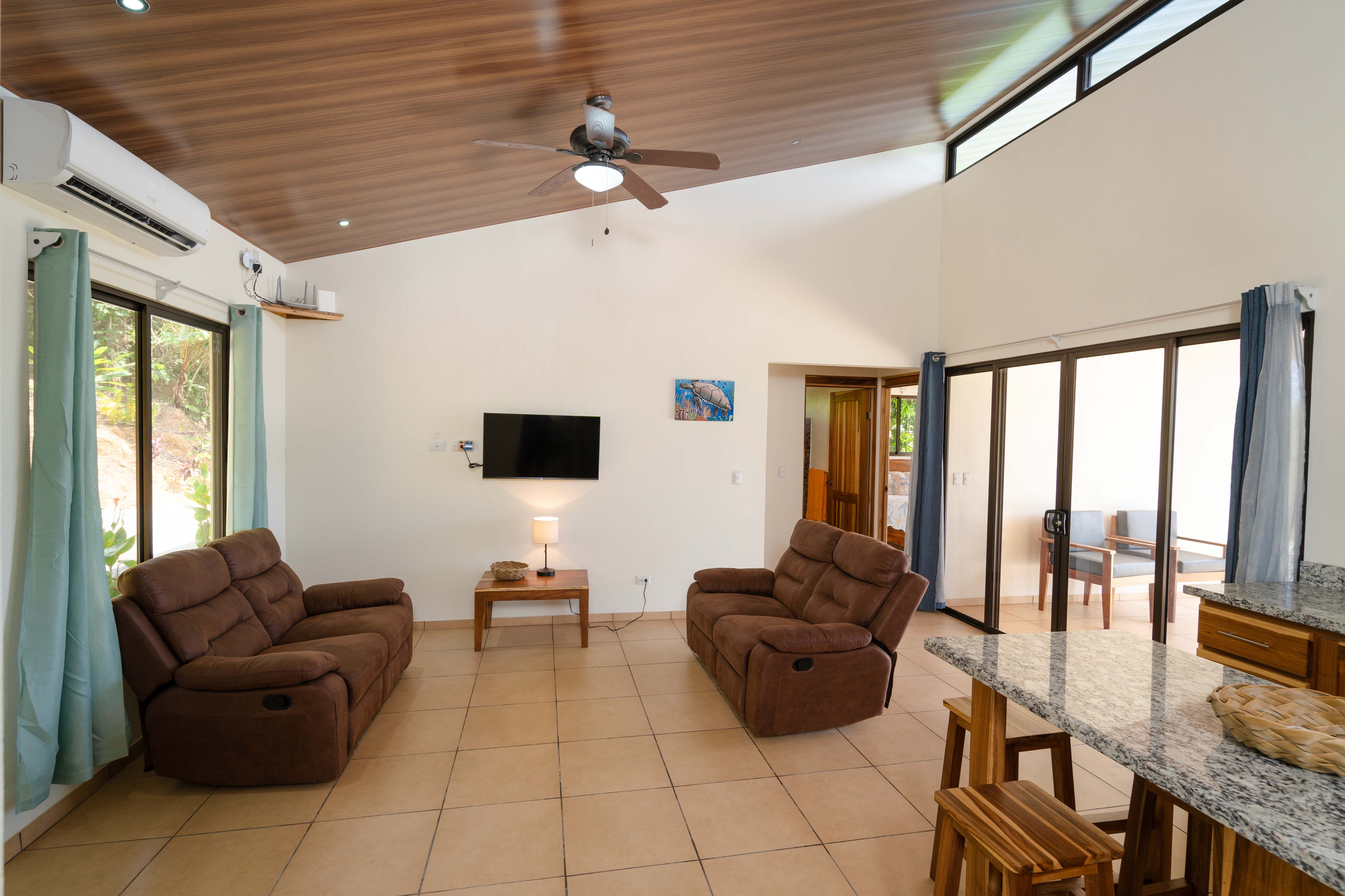 Turnkey Infinity Pool Home in Cascada Azul, Baru property photo 4