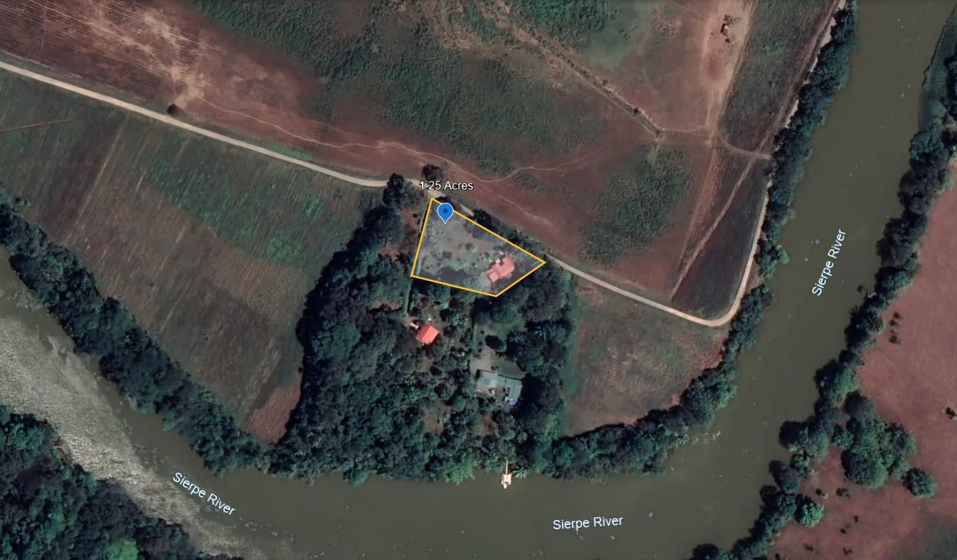 Riverfront Home (Casa De La Mariposa Amarillo) in Sierpe in Ojochal, Costa Rica