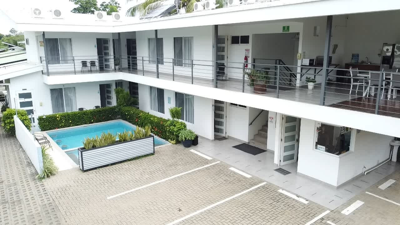 8-Room Hotel in Uvita property photo 4