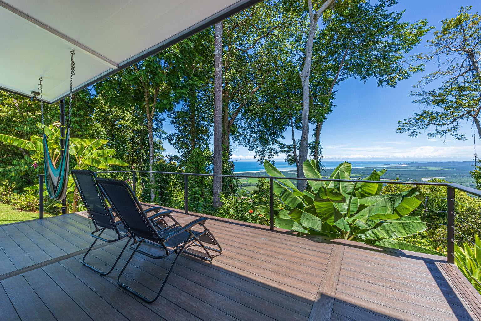 Ocean View Estate in Portalon property photo 2