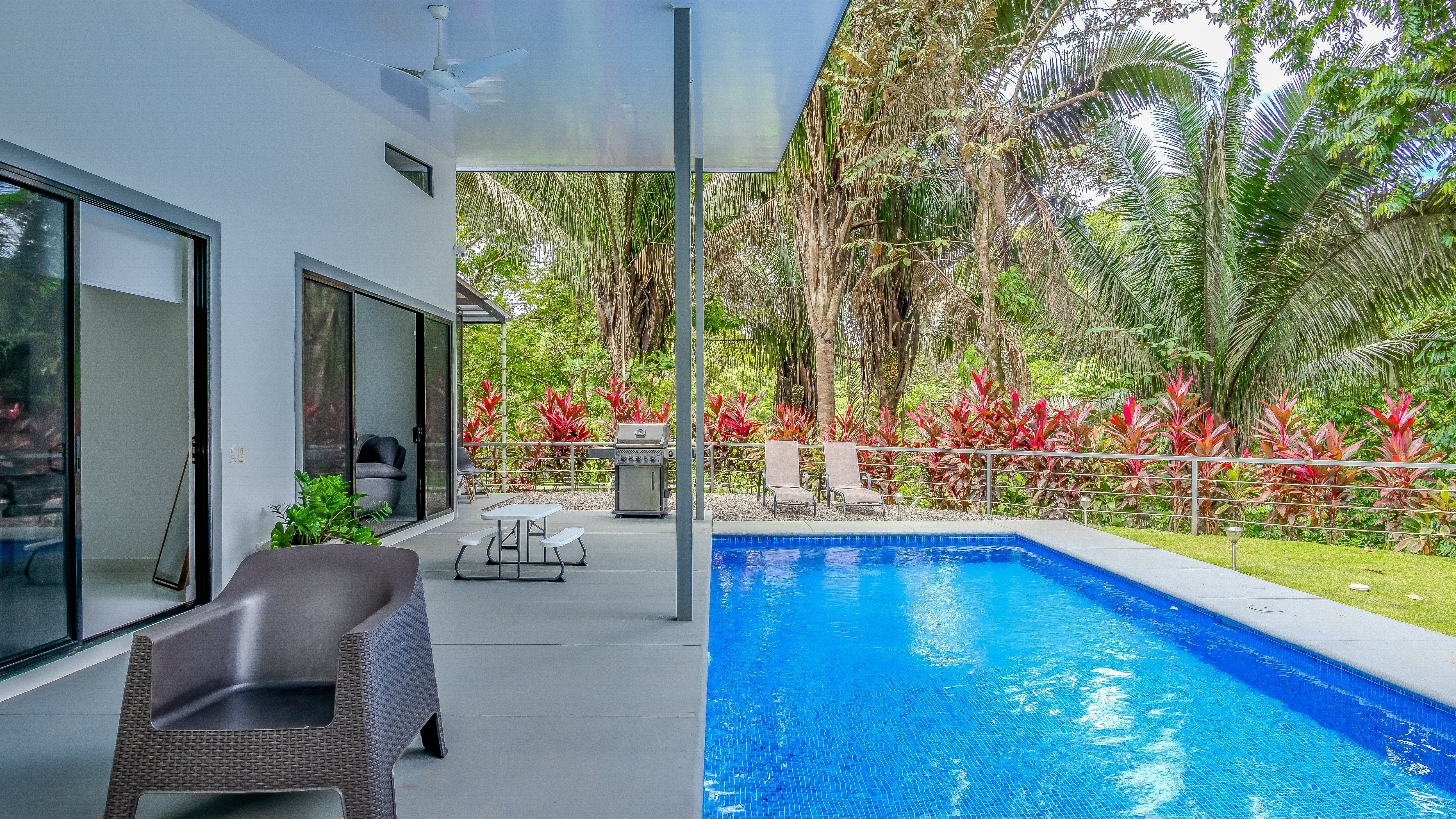 Modern Jungle Home in Cinco Ventanas, Ojochal property photo 4