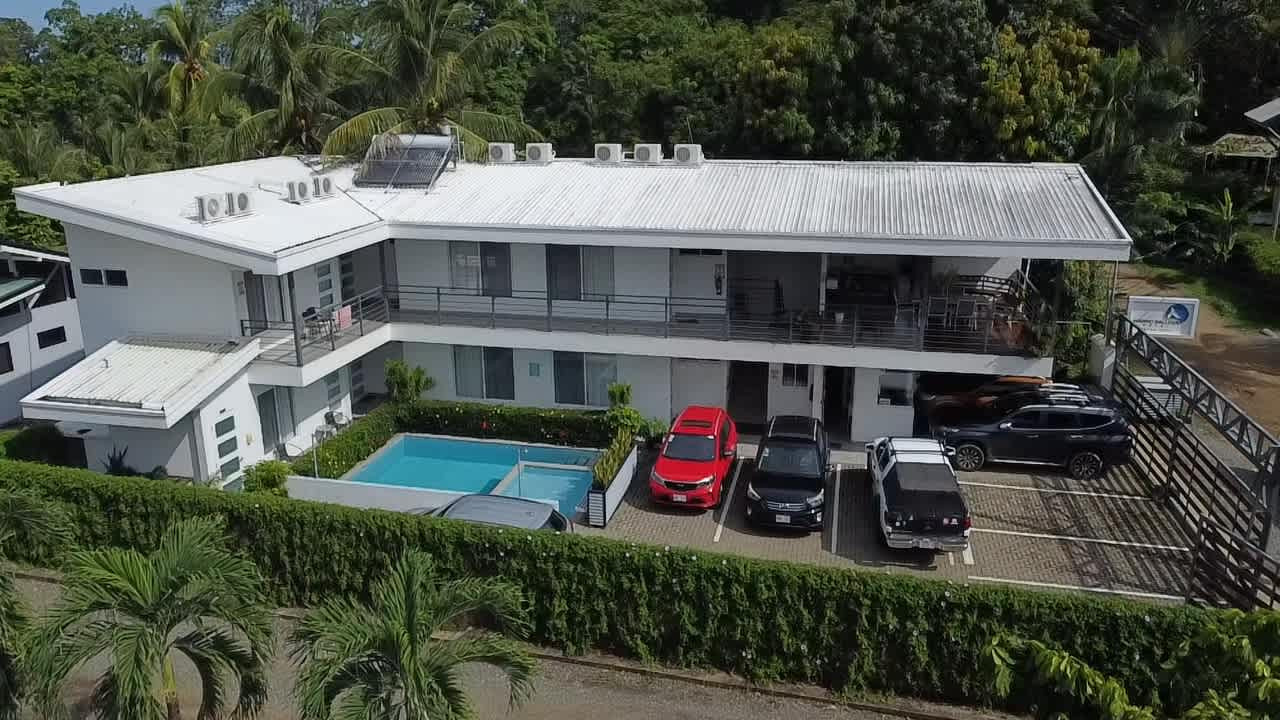 8-Room Hotel in Uvita property photo 2