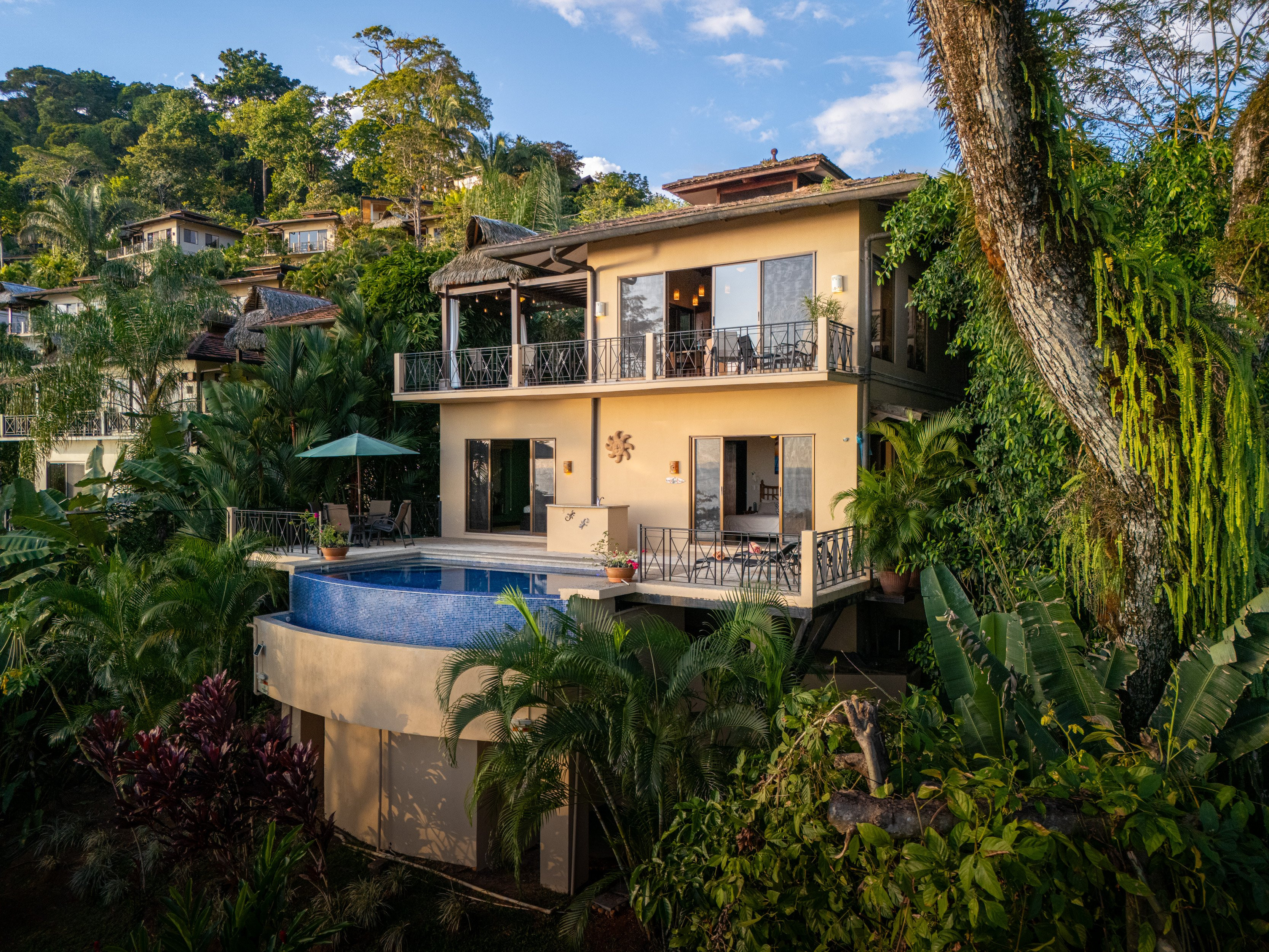 Ocean View Villa (The Flying Monkey) in Canto del Mar, Dominical property photo 3