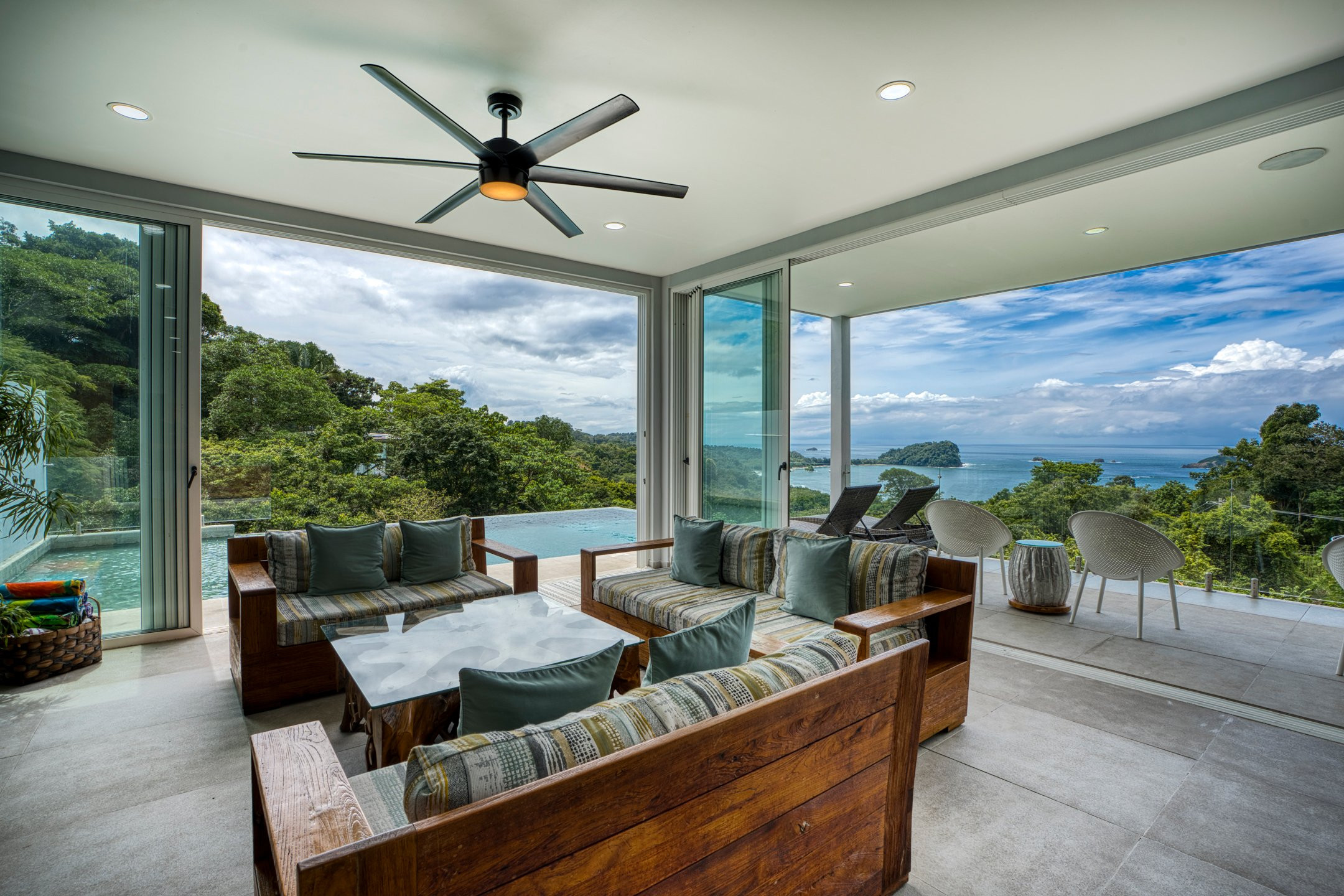 Luxury Income-Producing Villa (Villa Costa Vida) Above Manuel Antonio National Park property photo 3
