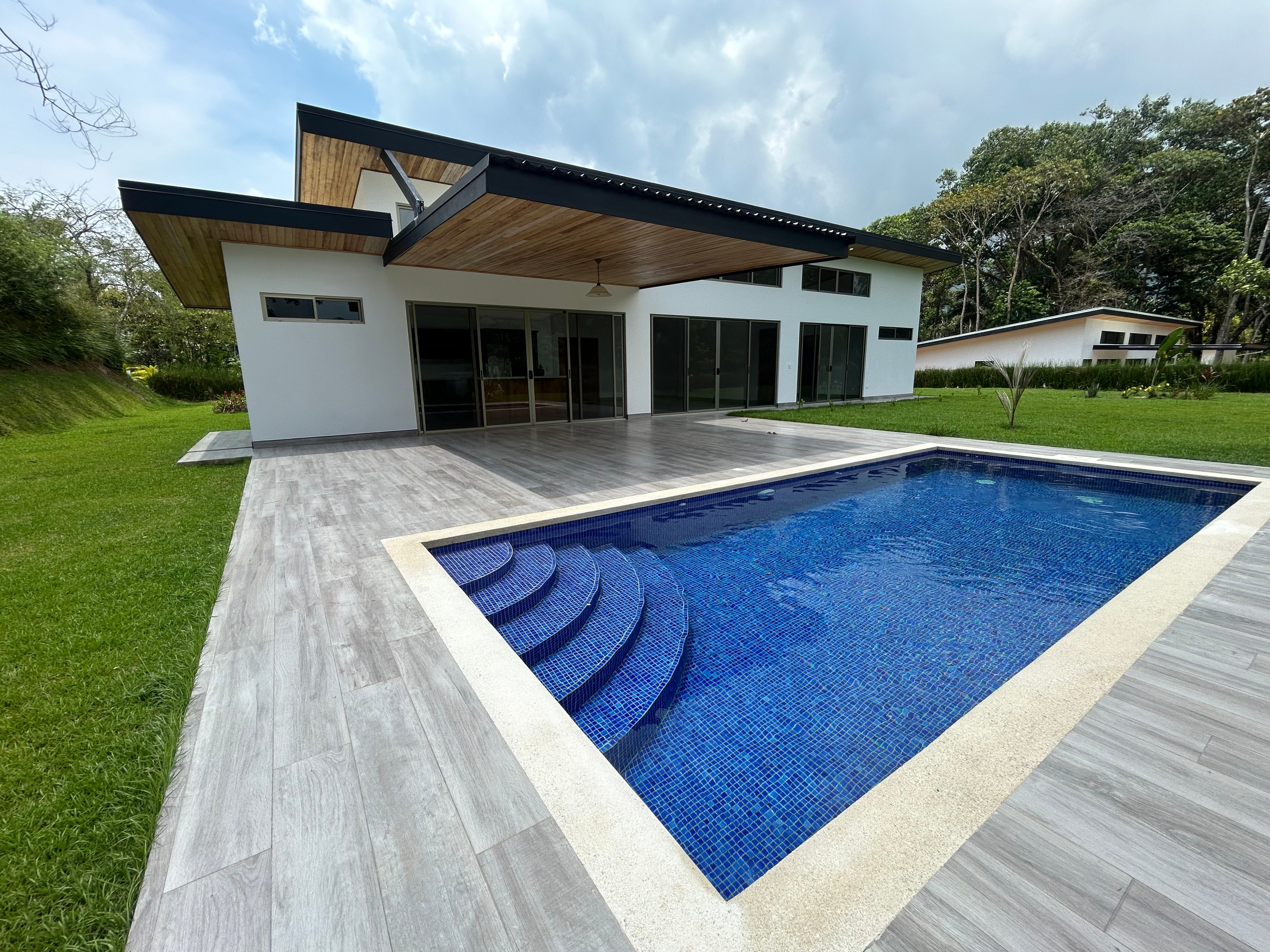 Modern Home in El Tucan Paradise, Ojochal in Ojochal, Costa Rica