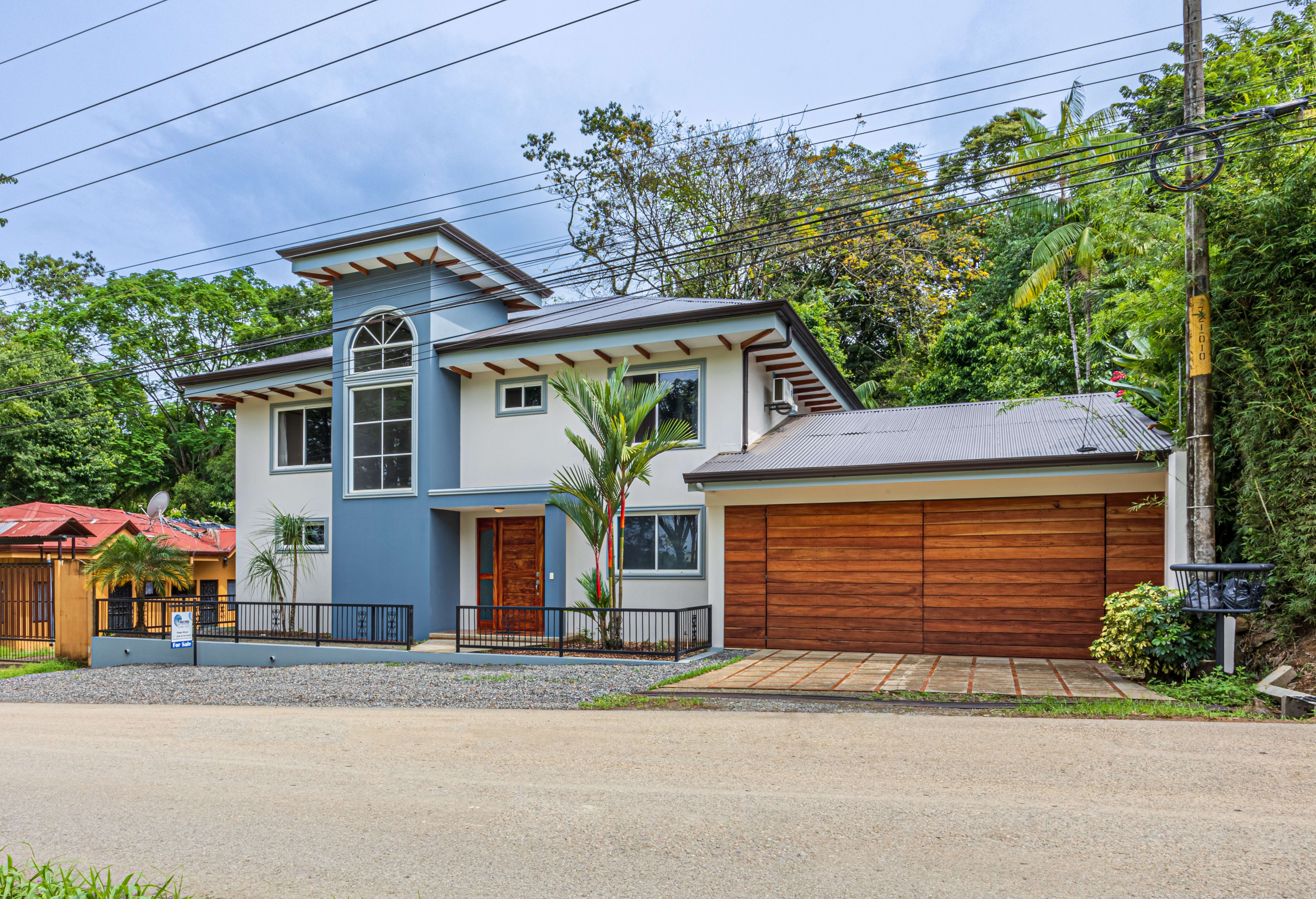 Commercial Property in Downtown Uvita property photo 2