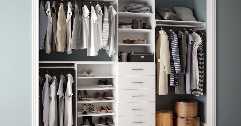 Closet Reach In 3.jpg