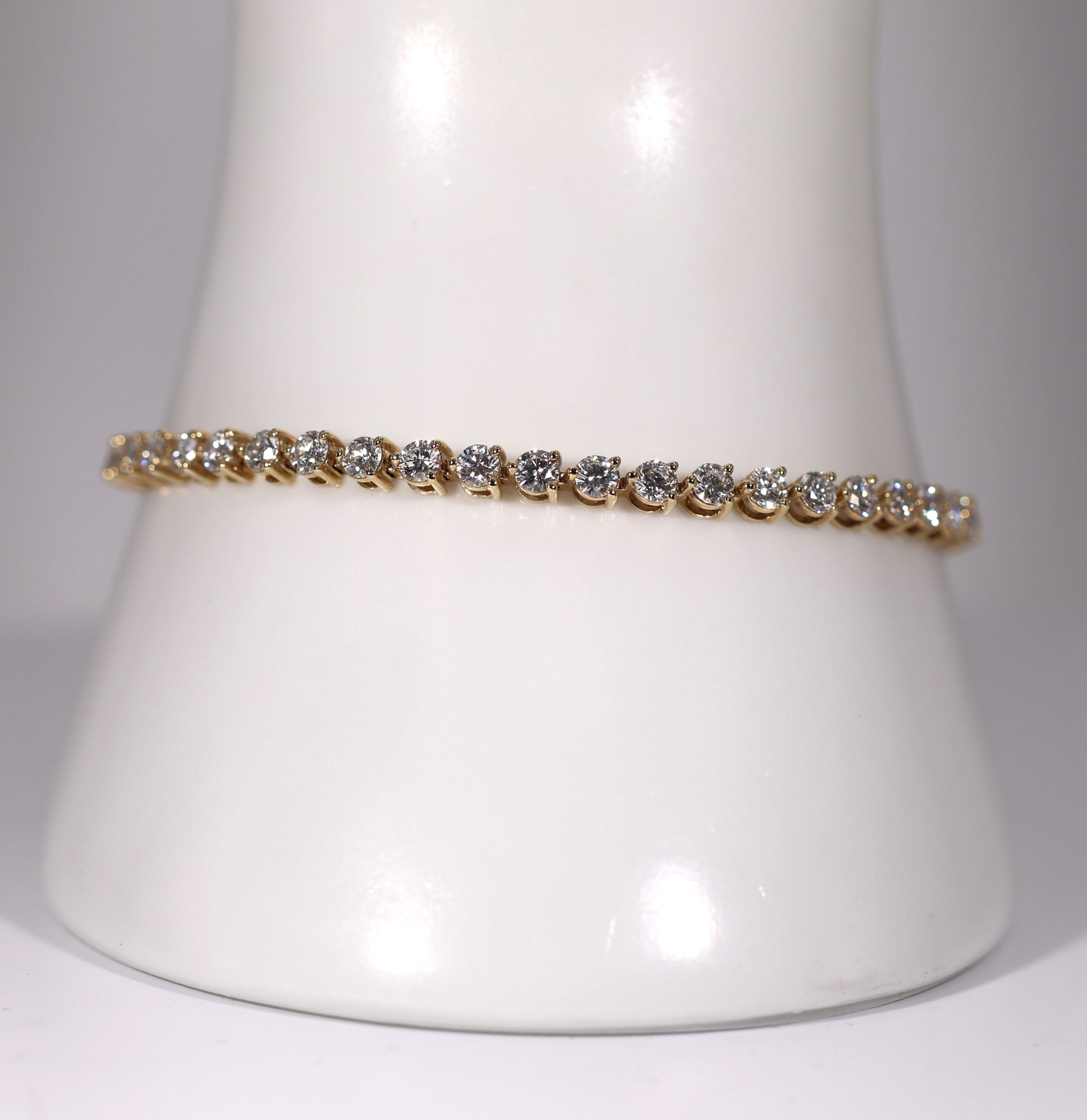 Martini Set Diamond Tennis Bracelet 5.00 tcw, 14k Yellow Gold