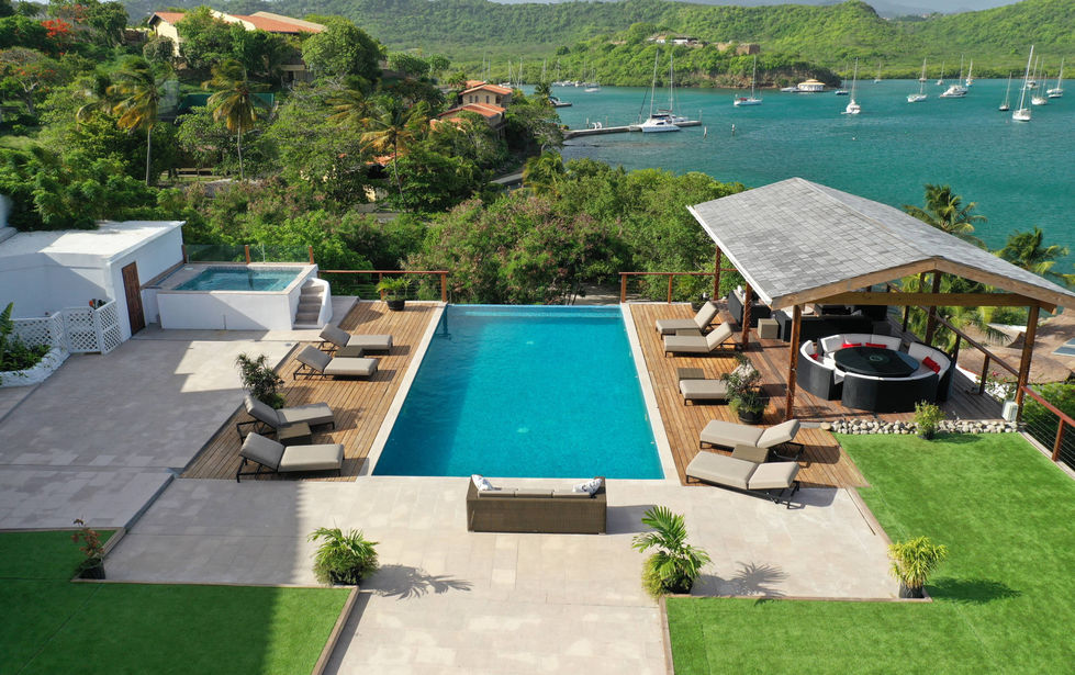 Bay view villa private deck