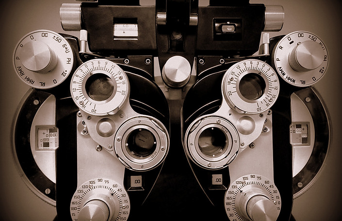 phoropter eye exam