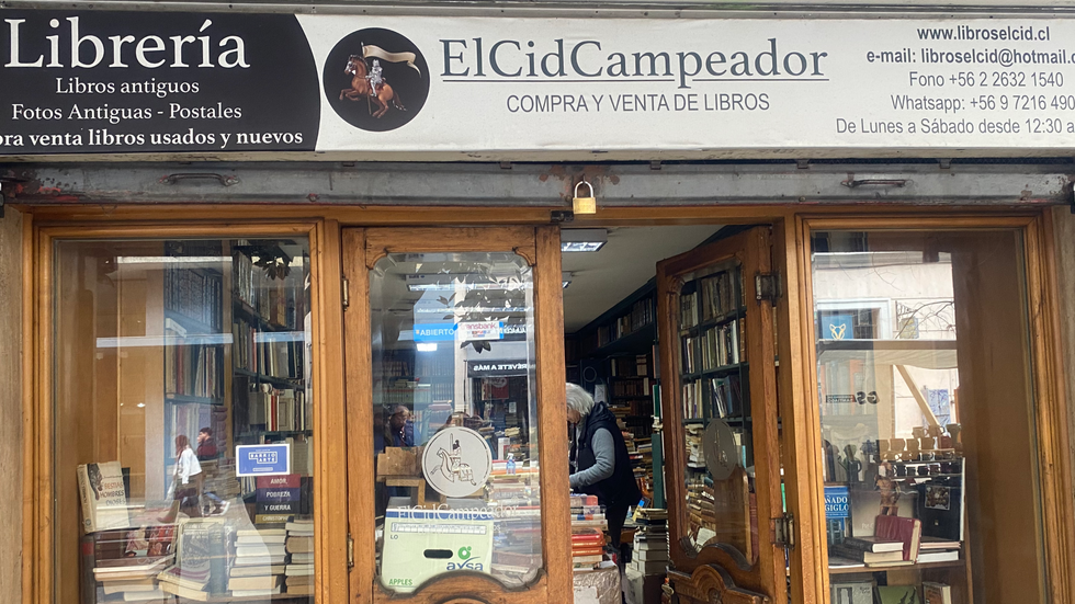 Frontis Librería El Cid Campeador. Santiago, Barrio Lastarria, Merced 345.